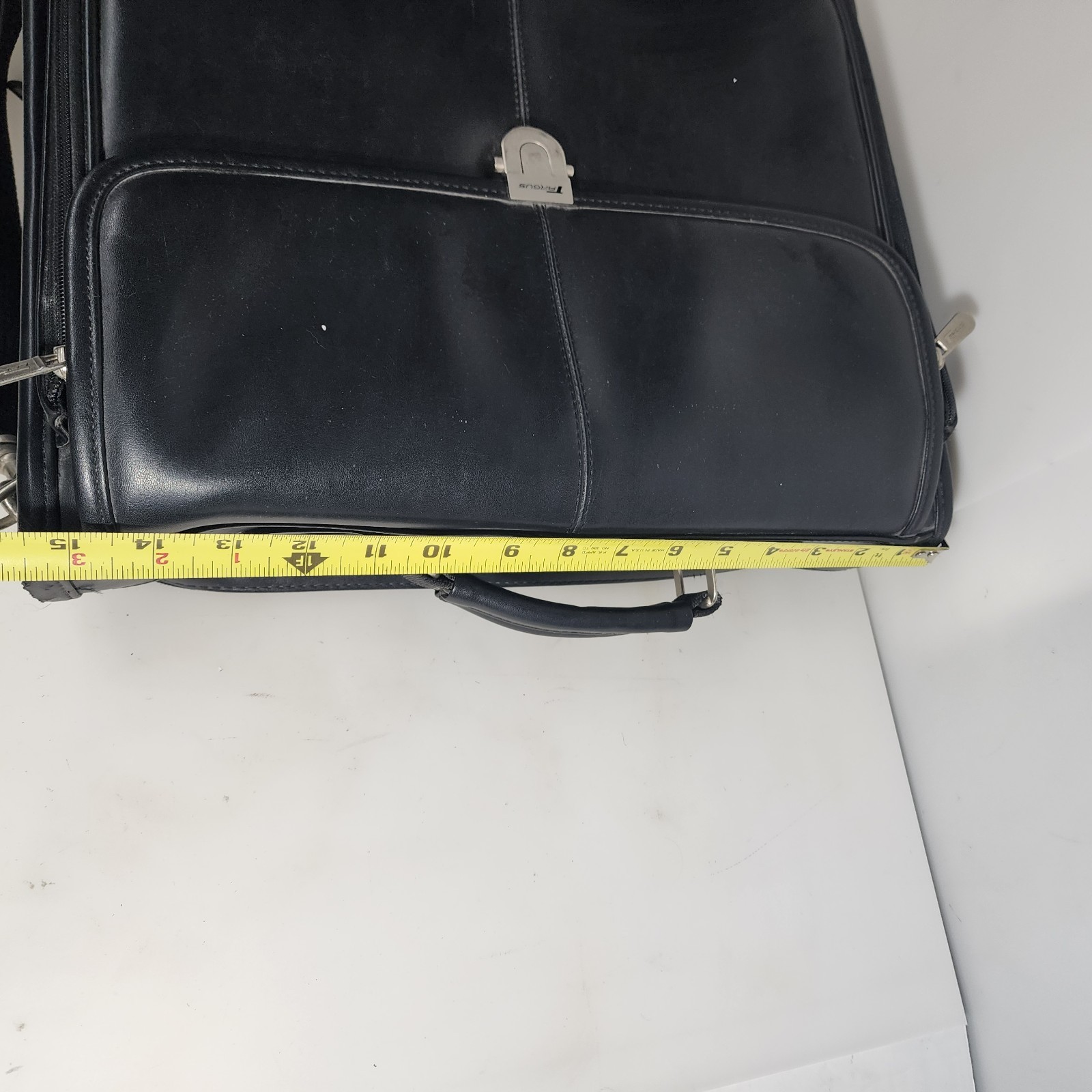Targus KOS300 Reverse Access Notebook Case Black Koskin Leather