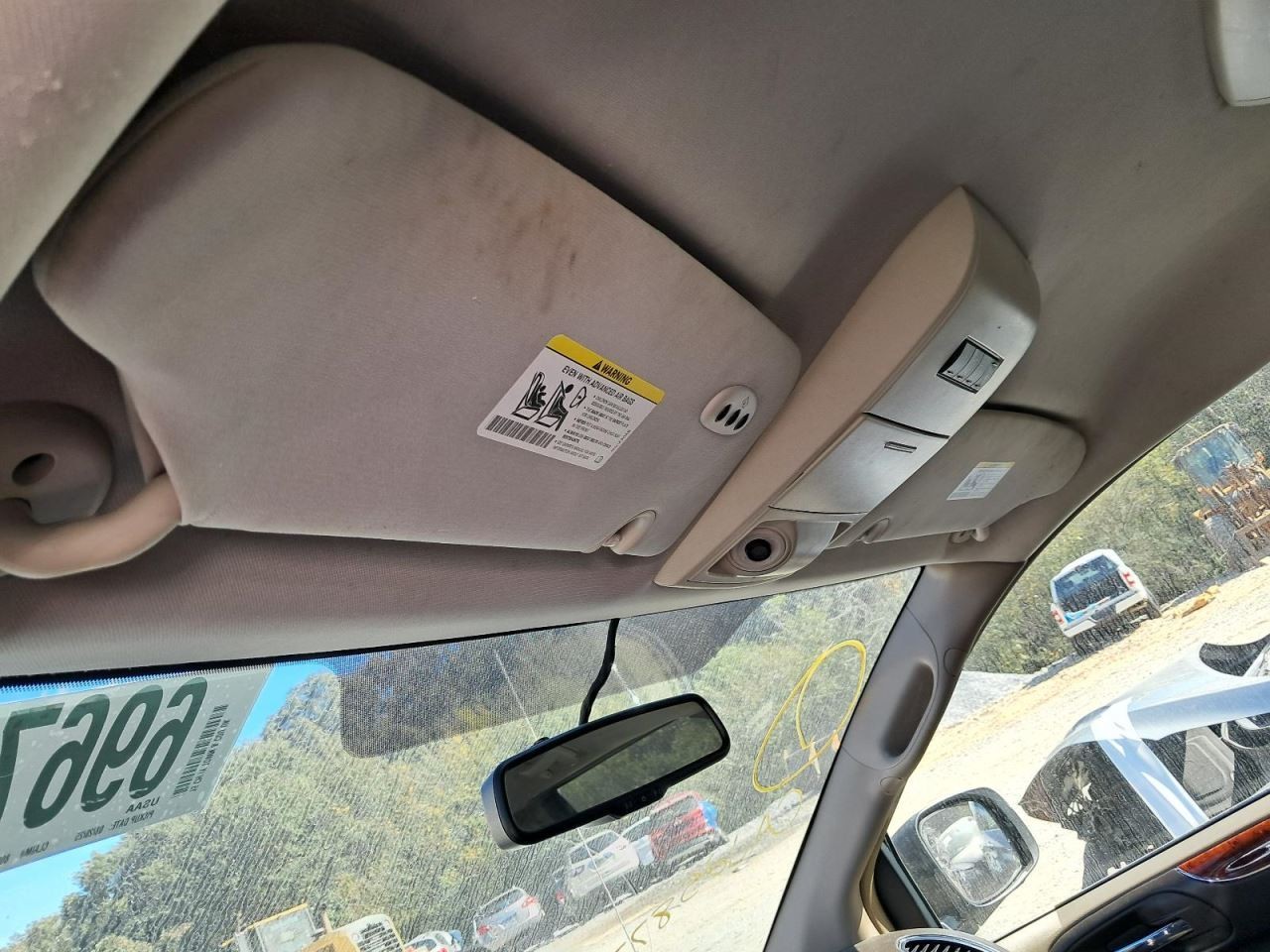 TOWN COUN 2015 Glove Box 4843836