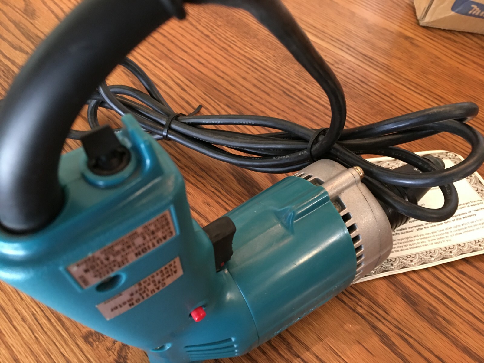 MAKITA 6802- BV Variable Speed Electric Screwdriver w/ Forward-Reverse