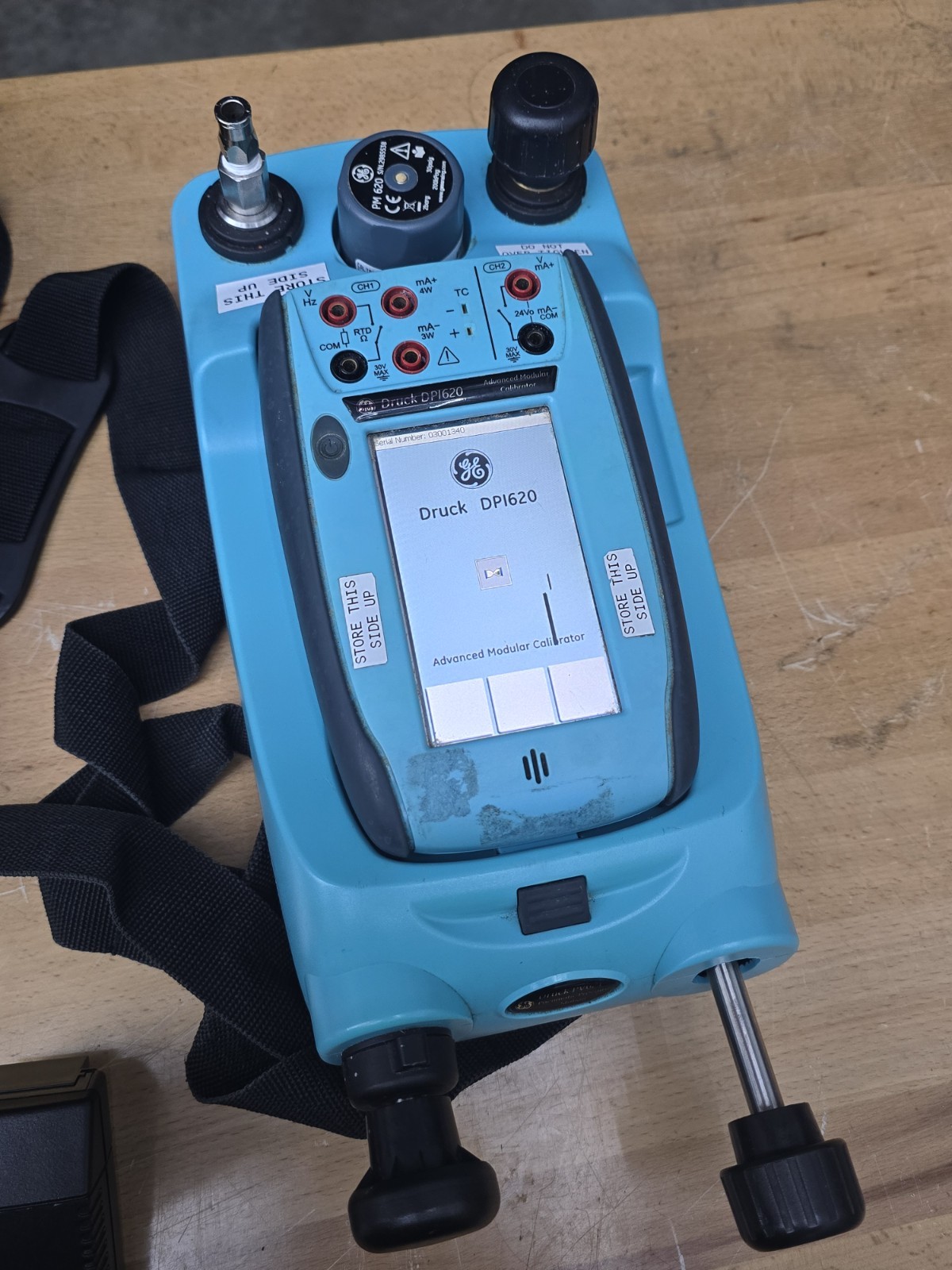 Druck DPI 620 Multifunction Pressure Calibrator + Base PM 620 Module - Working