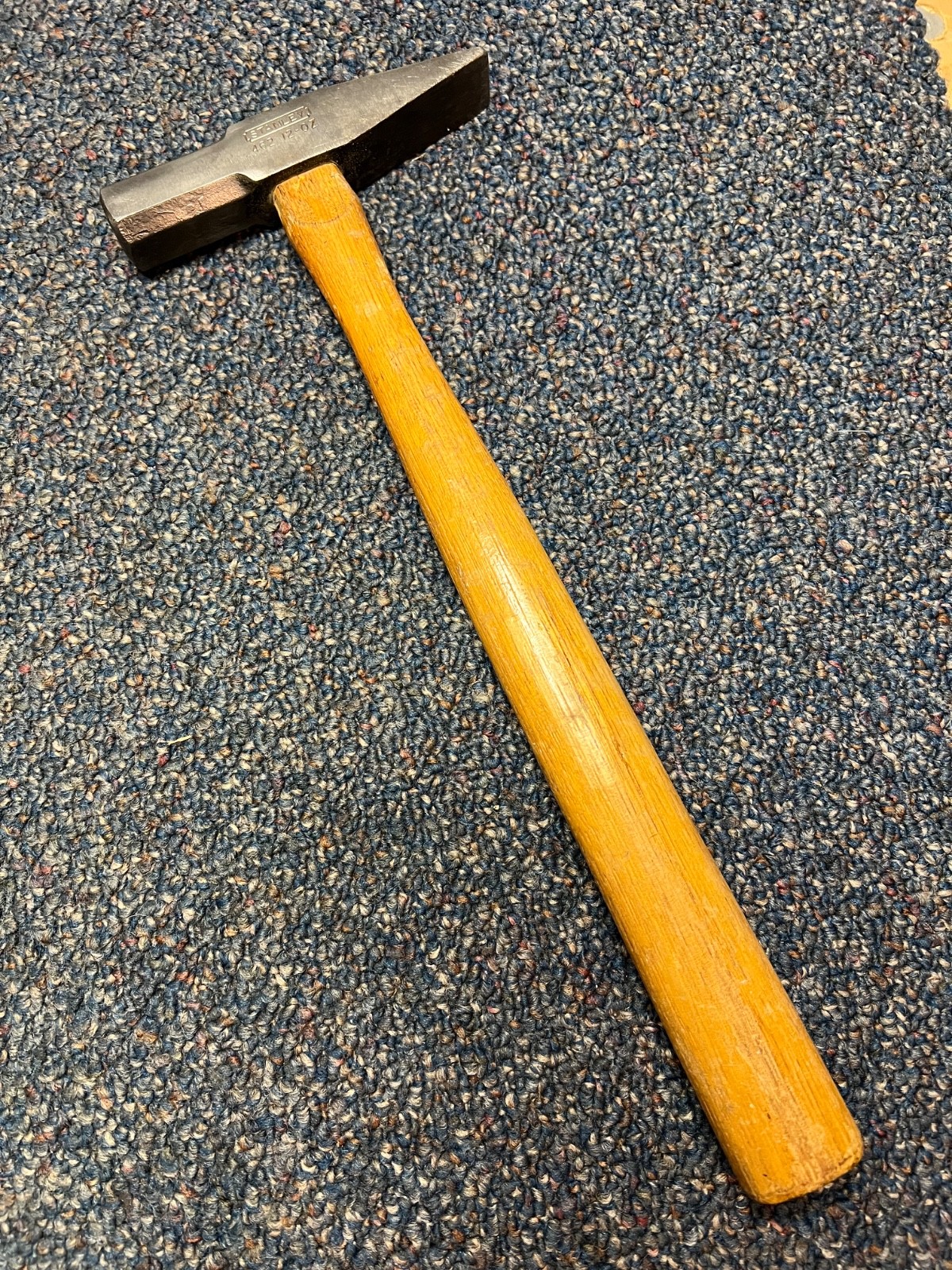 Vtg Stanley #462 12 oz tinner's riveting hammer, vg condition