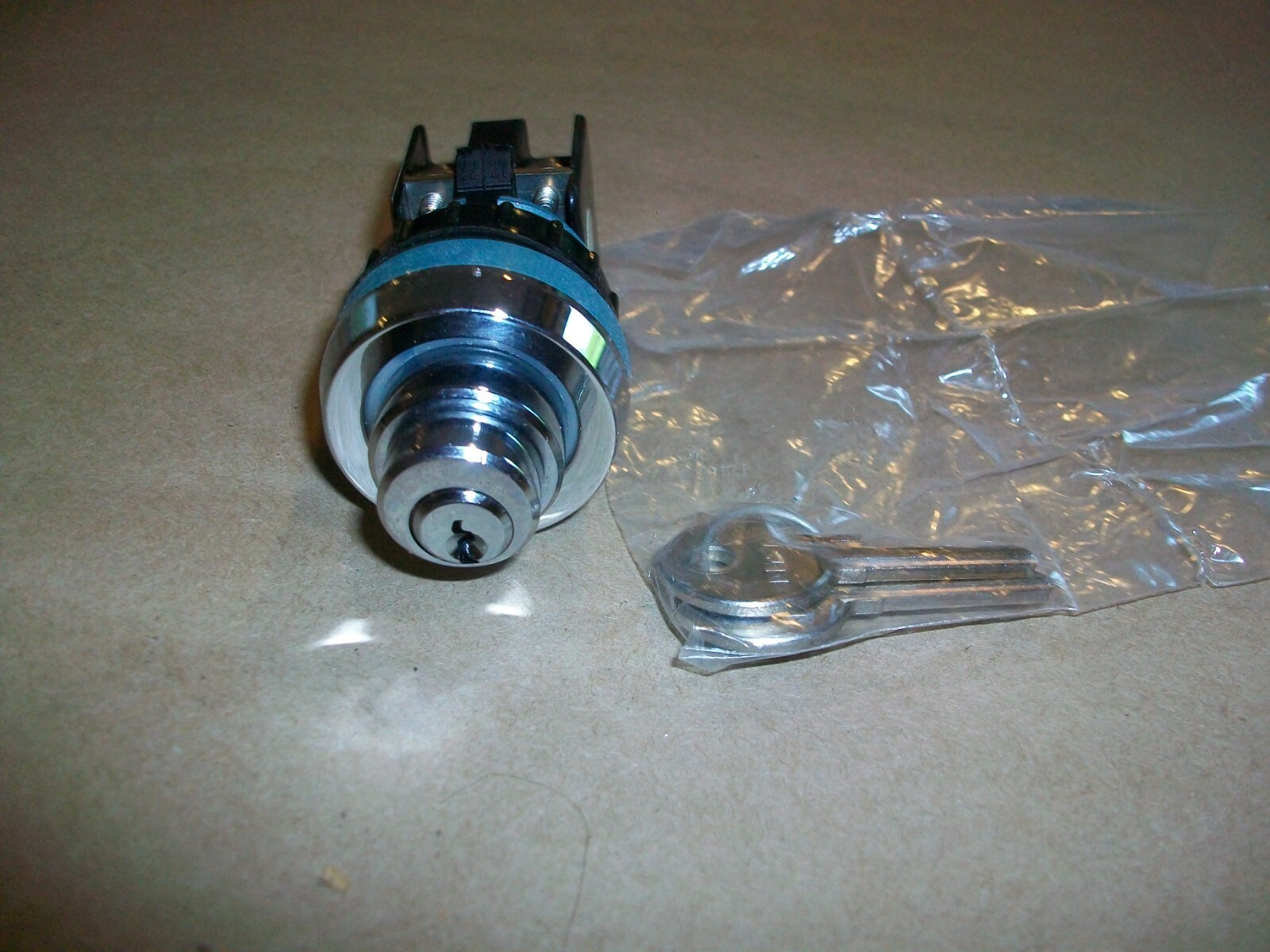 Klockner Moeller Cylinder Lock Keyed Selector Switch NEW