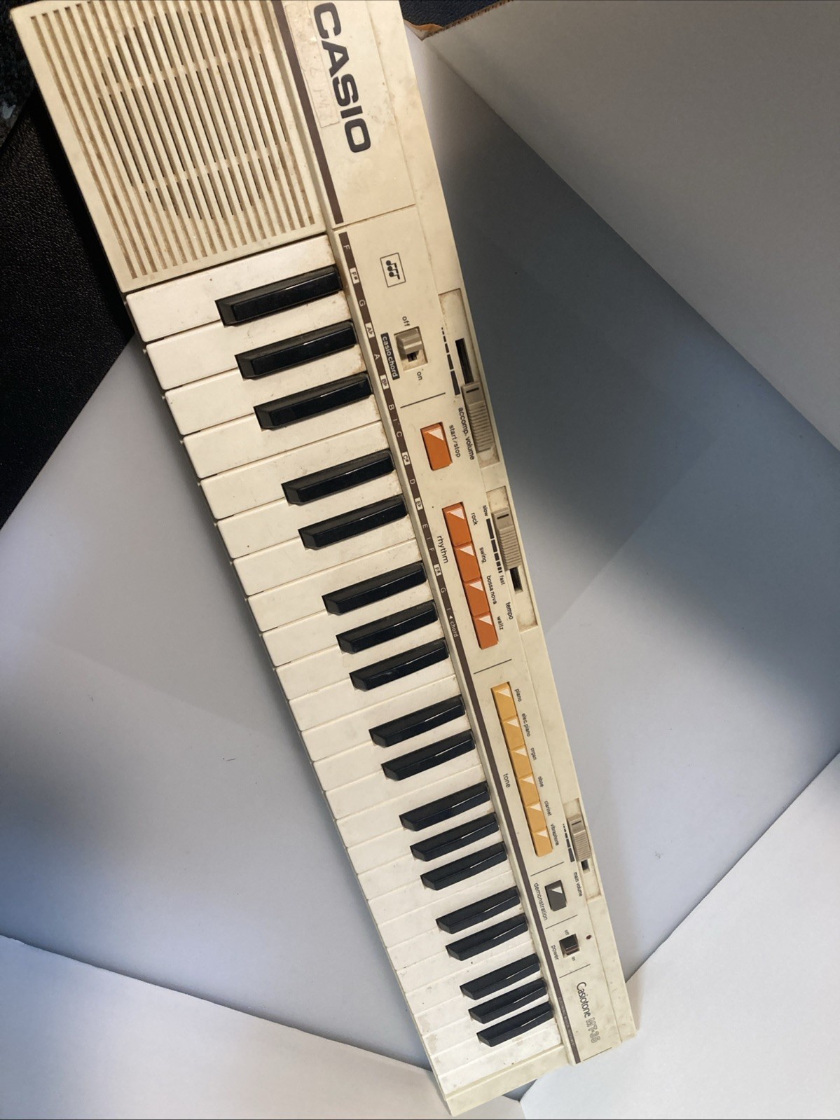 Vintage Casio Casiotone MT-35 Electronic Keyboard Synthesizer, Japan, 1980s