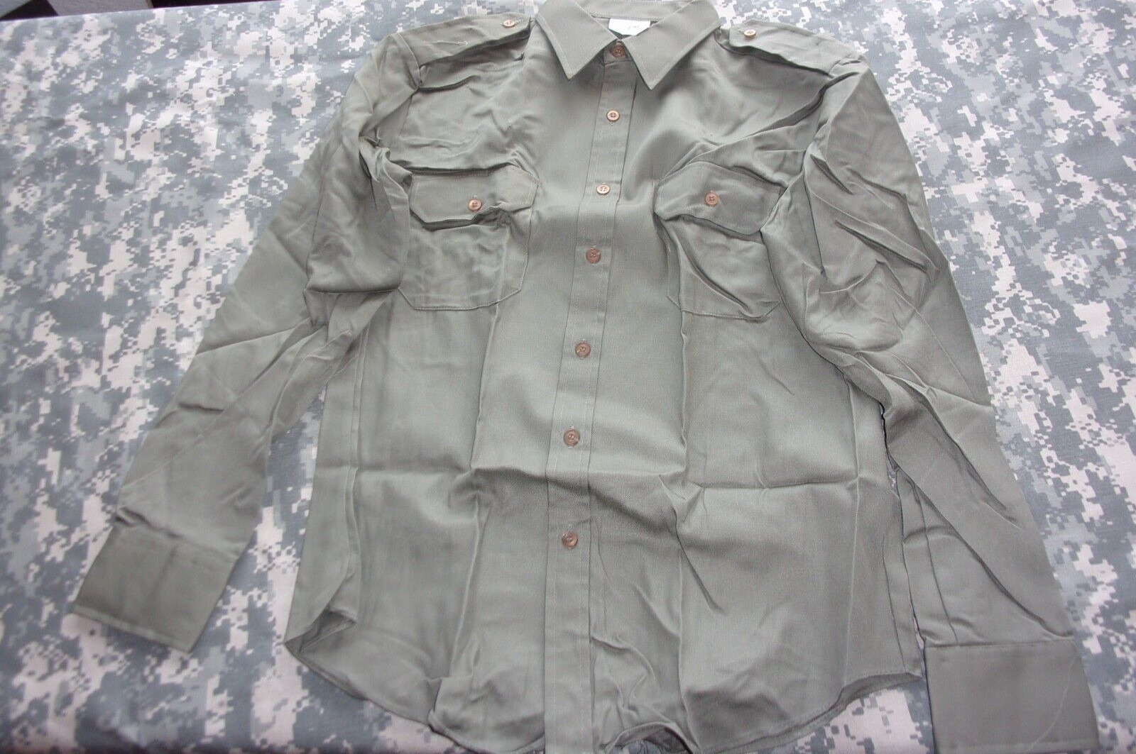 NWOT DATED 1984 PAN EAST INTERNATIONAL MEN'S SIZE 15.5 LONG SLEEVE BUTTON SHIRT