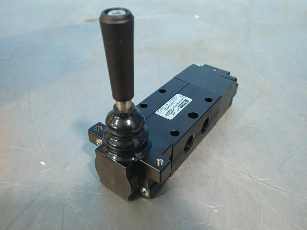 PARKER PNEUMATIC DIRECTIONAL SPOOL VALVE 529811000