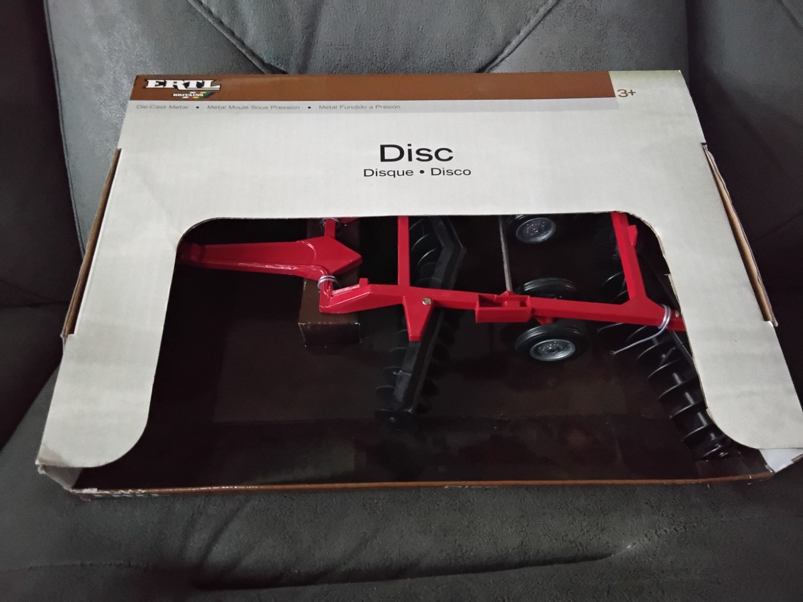 Ertl Britains Disc 1/16 NIB