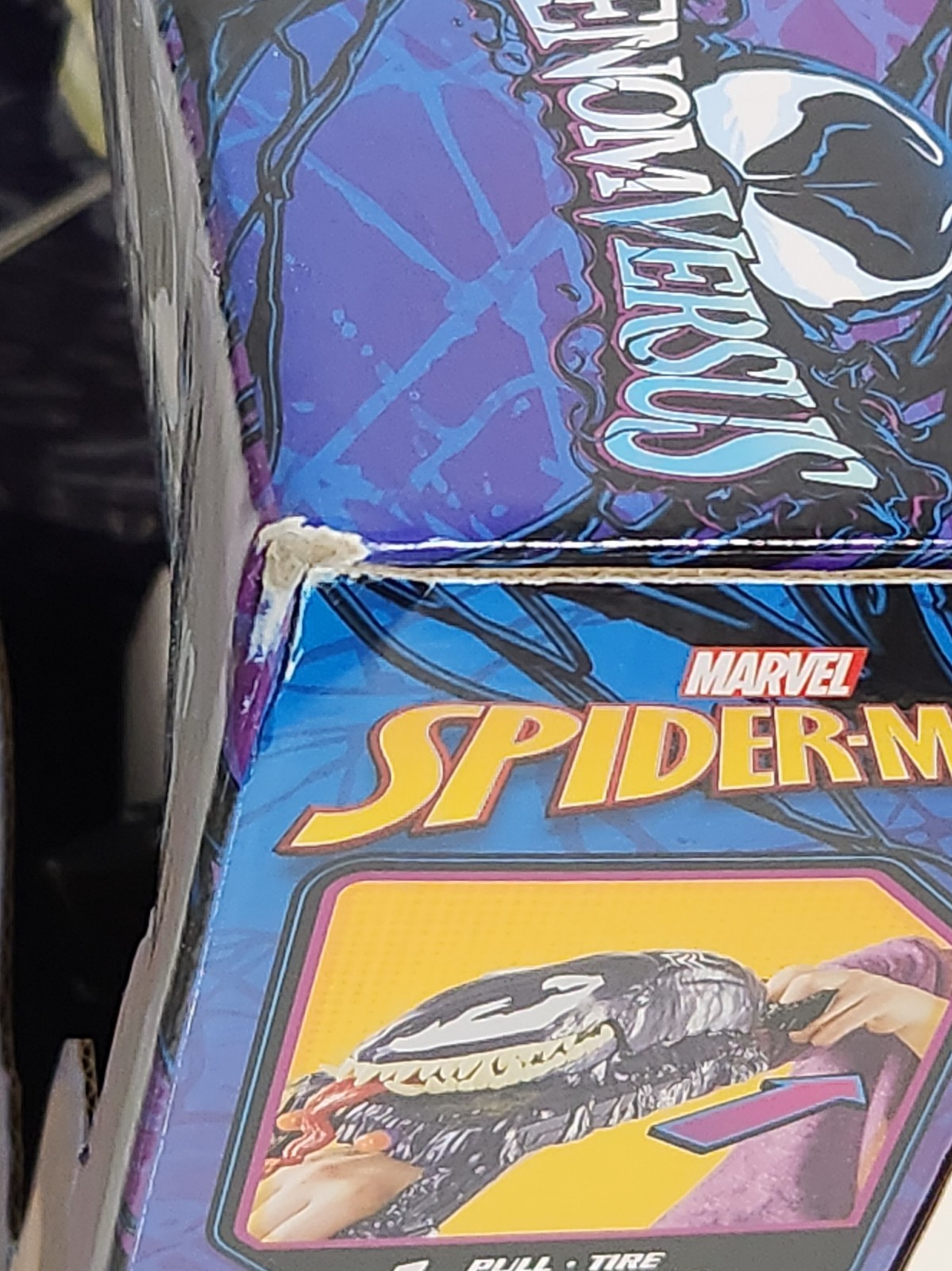 Nerf Marvel Spider-Man VenomVersus Strike Blaster - Hasbro *Box Damage