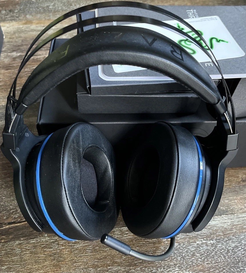 Razer Thresher Ultimate 7.1ch Dolby PS4 Wireless Gaming Headset
