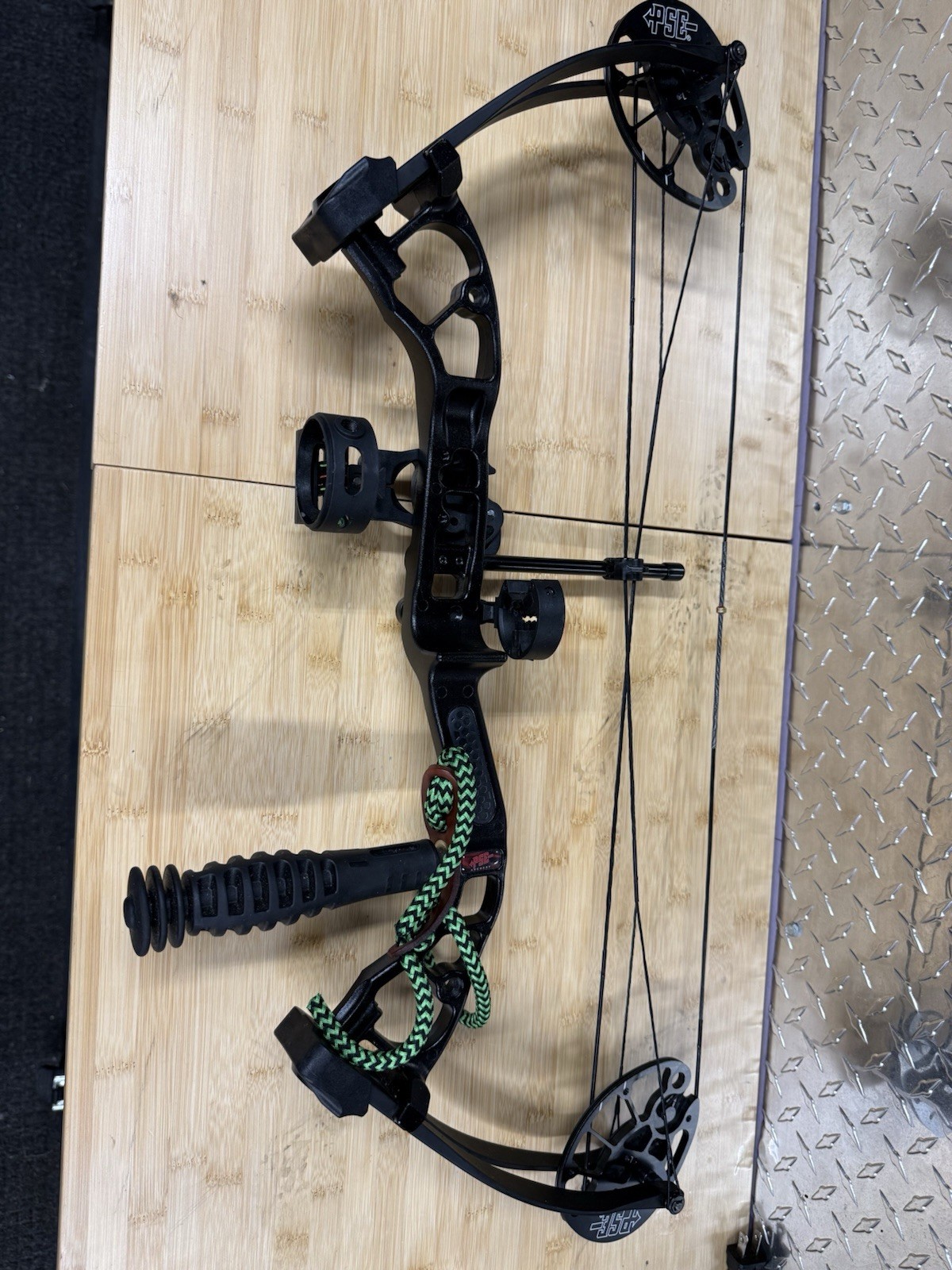 PSE Archery RH 70lb Mini BurnerCompound Bow (each)