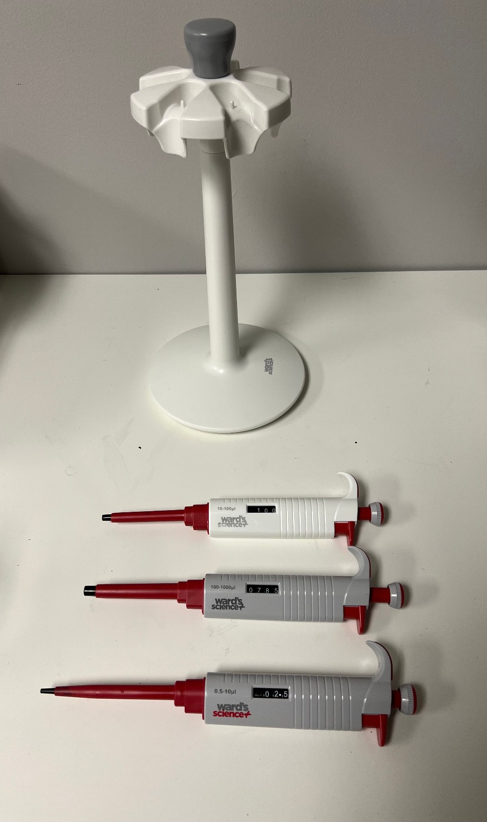 Adjustable Volume Micropipettes with stand
