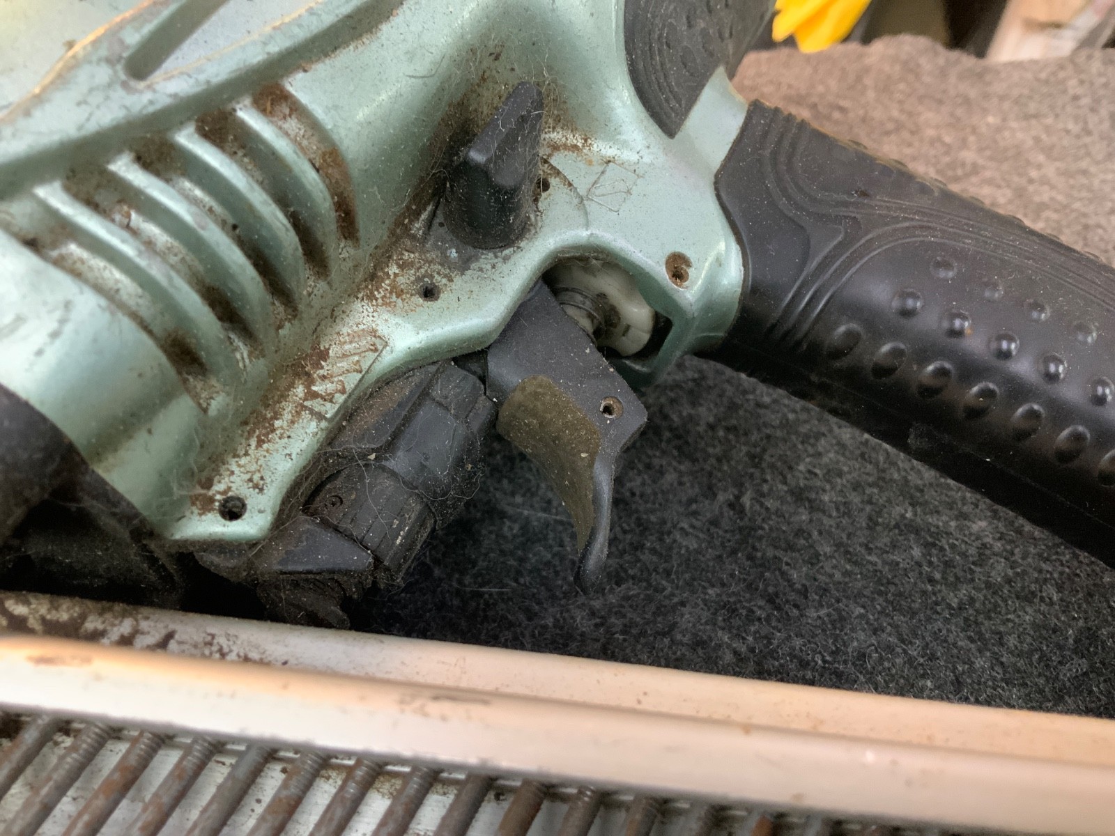Hitachi NR90AE2 3-1/2" Pneumatic Strip Nailer