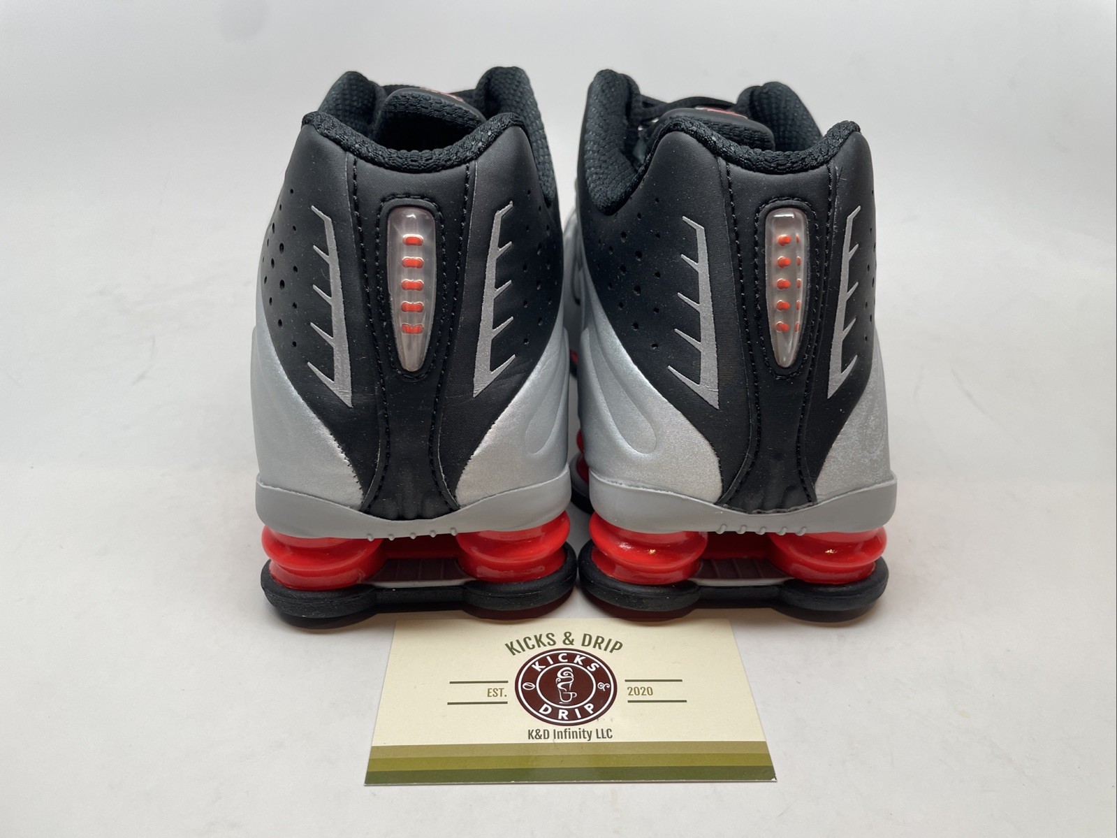Size 9.5 - Nike Shox R4 OG ‘Orange Twist’ Metallic Silver HQ1988-002 NEW!