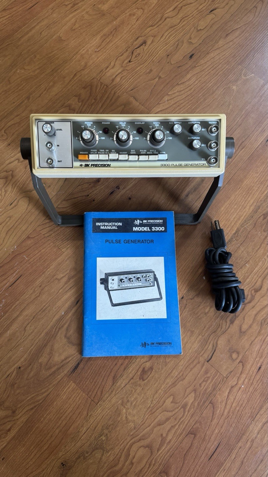 Used B&K PRECISION DYNASCAN CORP. PULSE GENERATOR MODEL 3300 - SOLD AS IS