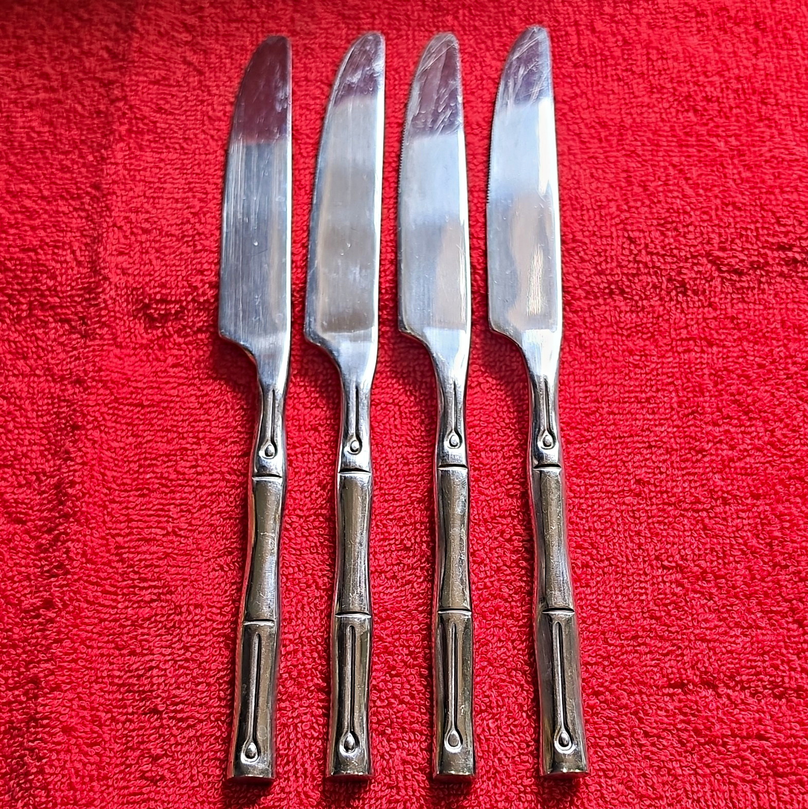 Hampton Forge Signature Set of 4 Stainless Steel Dinner Knives Bamboo Handle