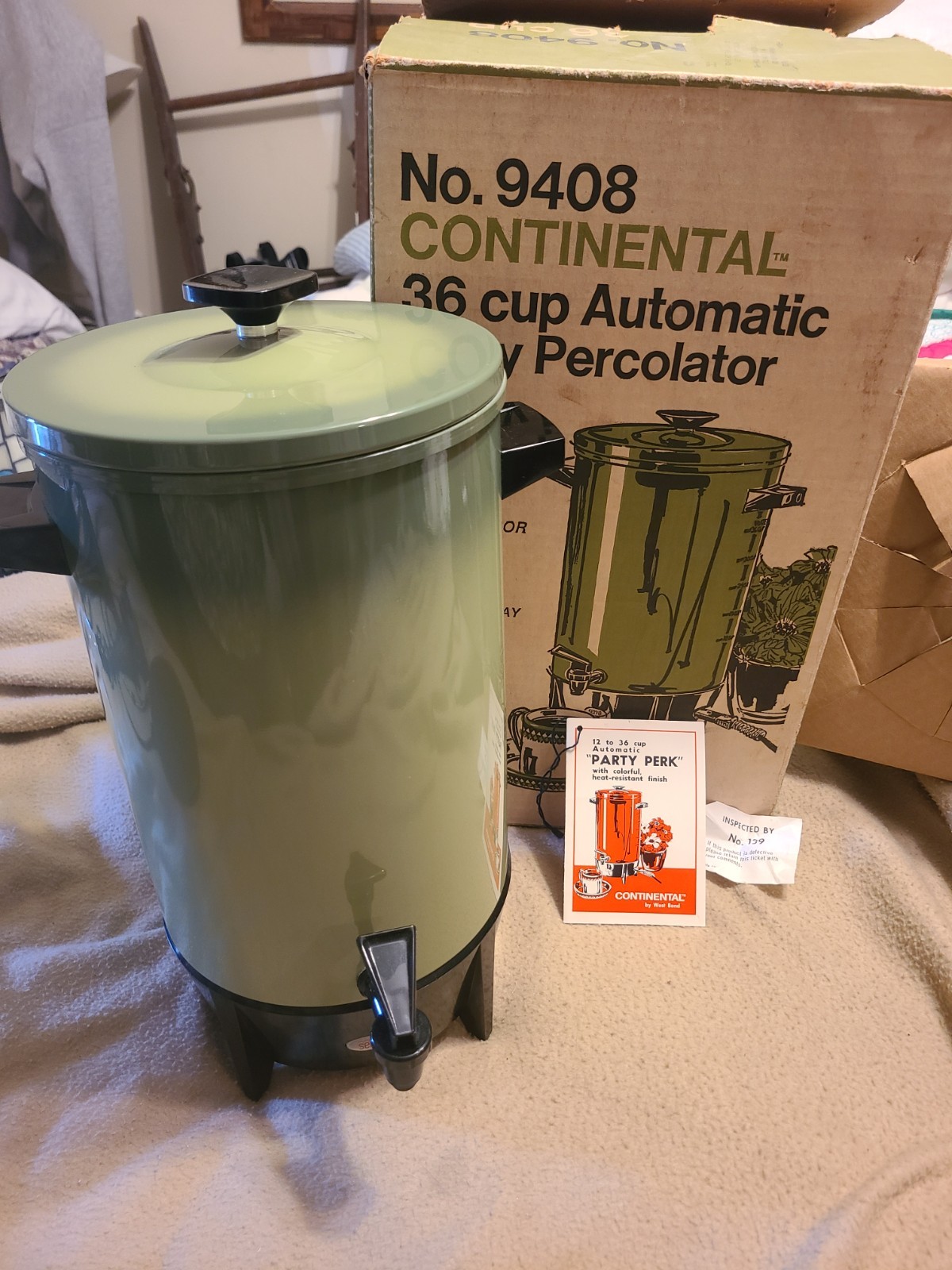 Vintage West Bend 36 Cp Coffee  Automatic Party Percolator Avacado Orig box 9408