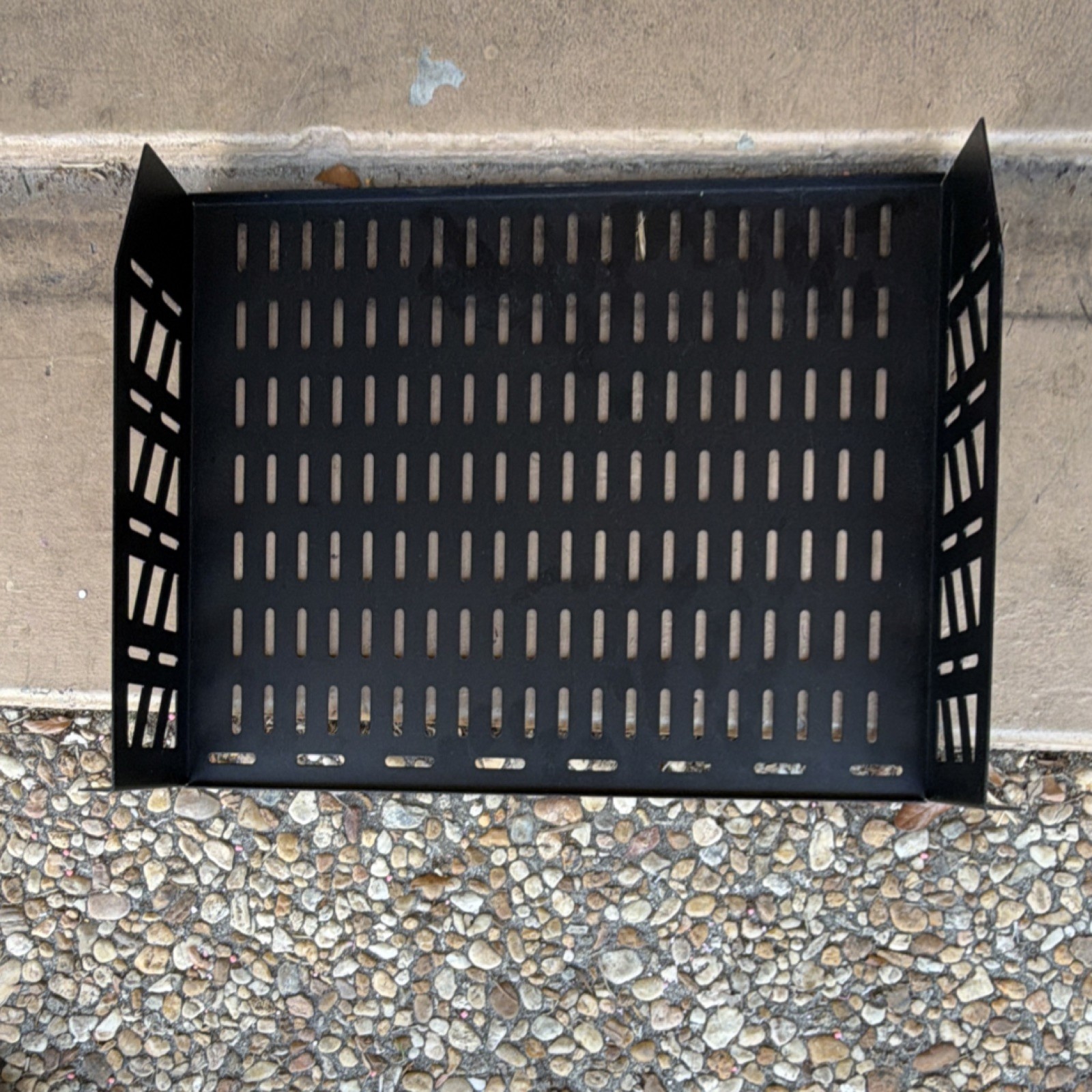 Black Metal Freestanding Bracket Rack Shelf 19in Ventilated with 2 Side Panels