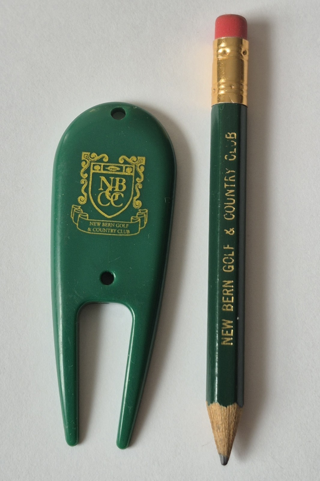 Vintage New Bern NC Golf And Country Club Divot Repair Tool With Pencil Green