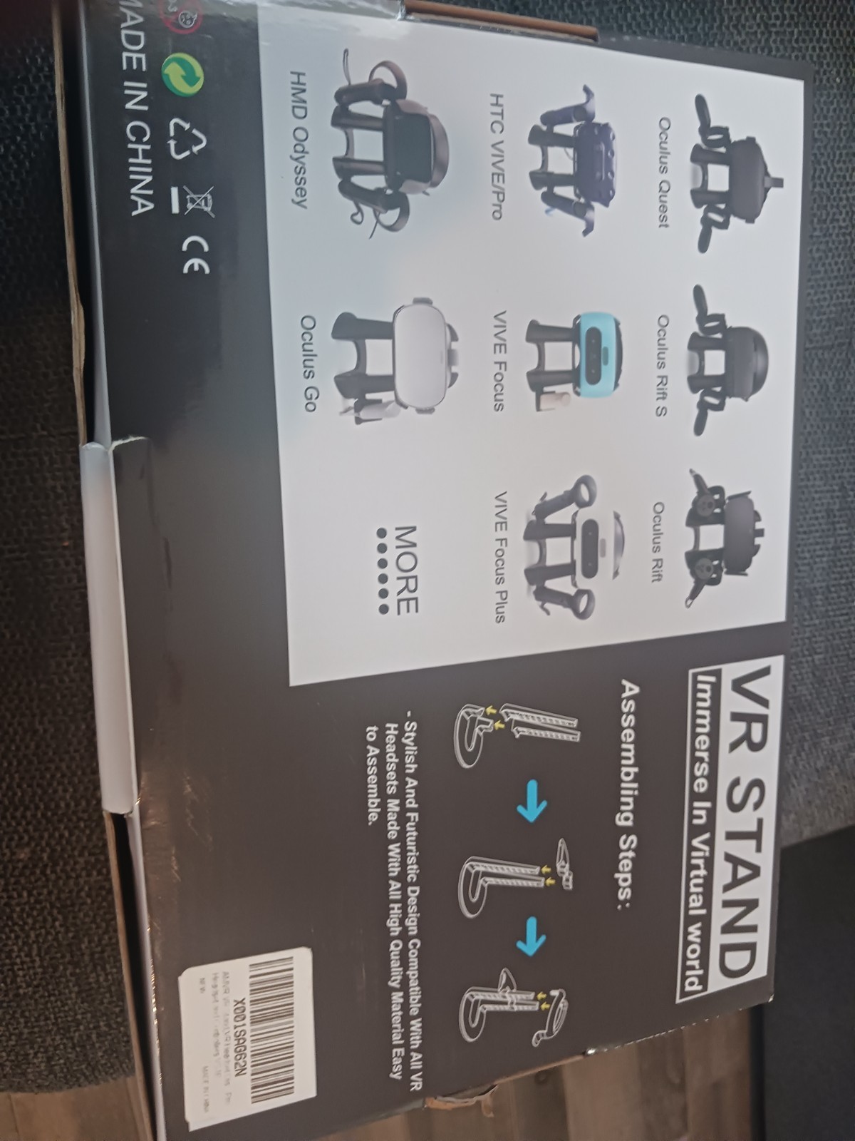 Universal vr headset stand