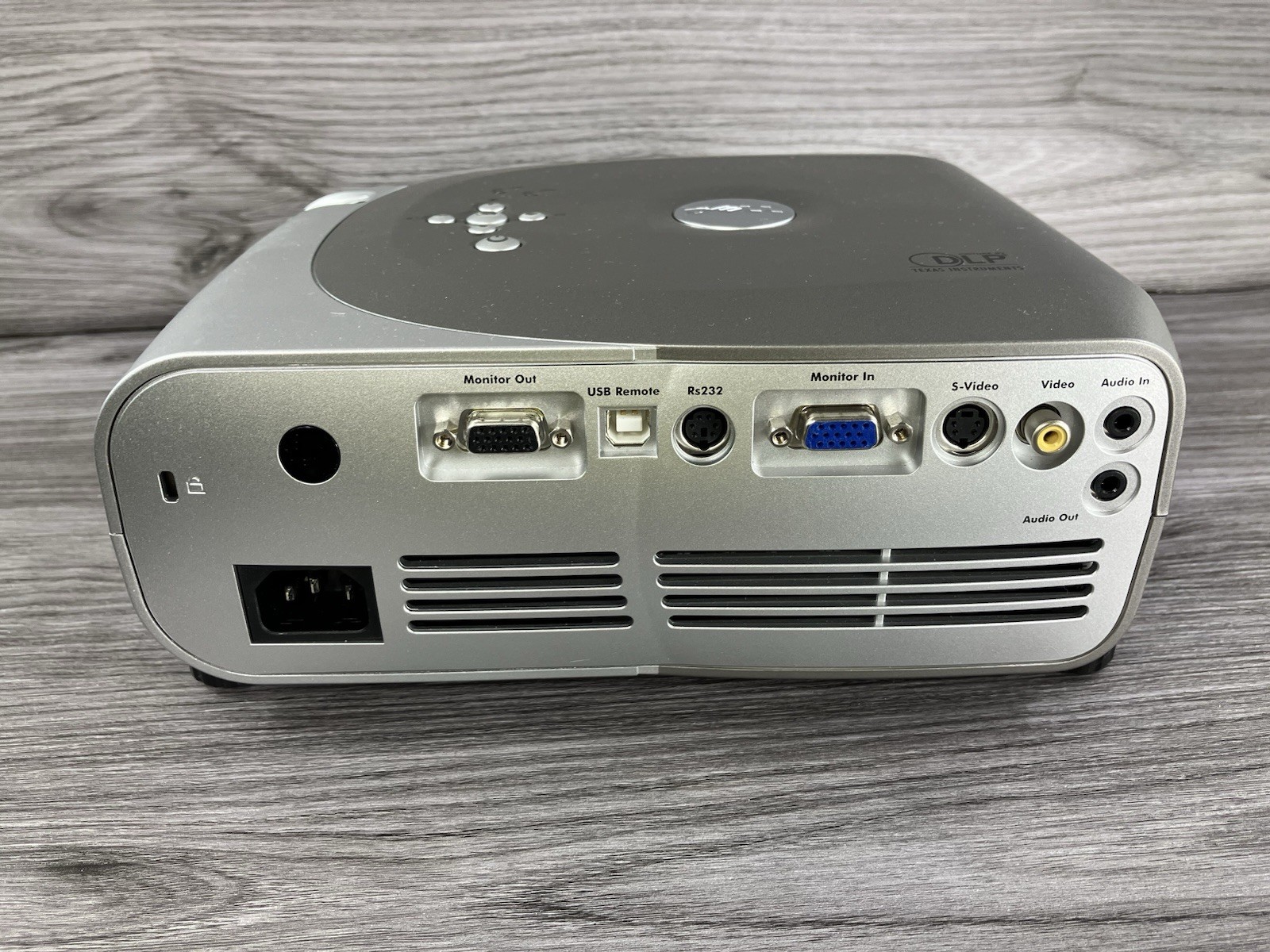 Dell 1201MP DLP Desktop Projector W/ Dell Original Case + Remote