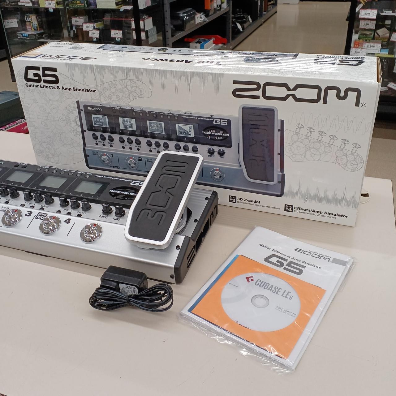 Used Zoom G5 Multi Effects Pedal for Electric Guitar w/AC Adapter, Manual & Box