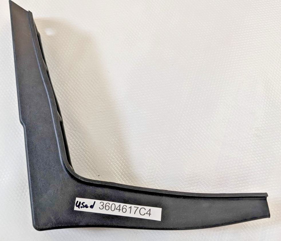 3604617C4 International Fairing Extender Support Lower Left Hand Used Prostar