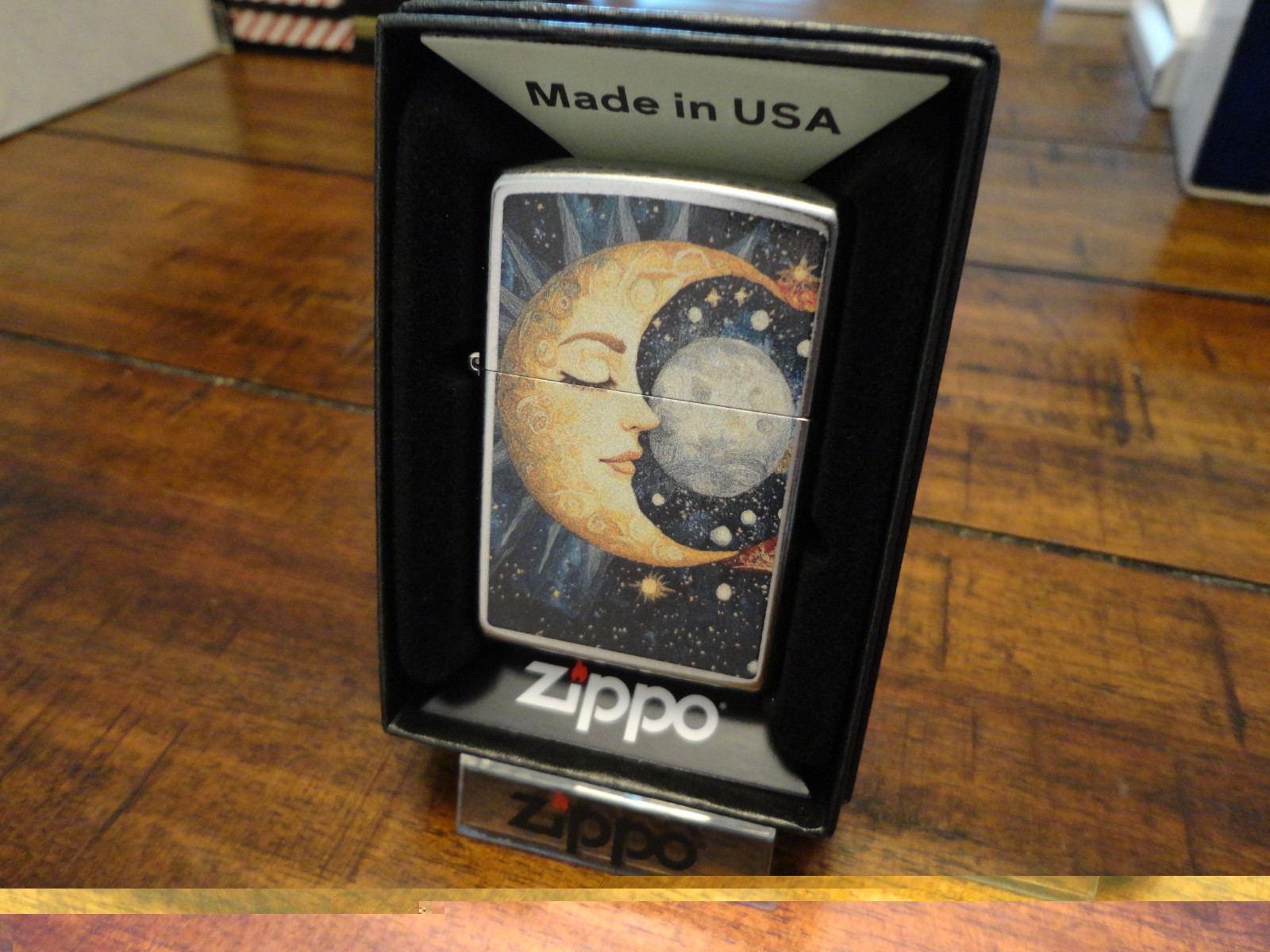 MOON SUN FACE STARS BOHO CELESTIAL HIPPIE ZIPPO LIGHTER MINT IN BOX