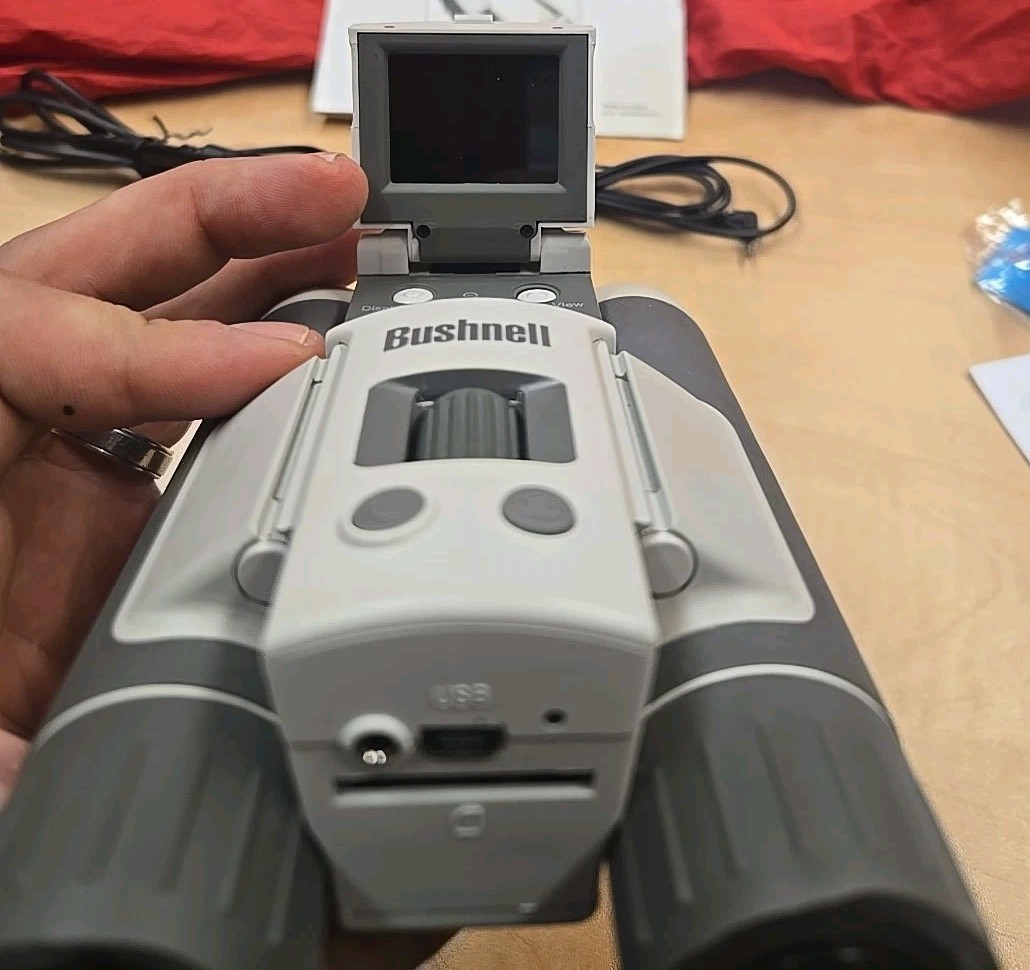 Bushnell Binocular/Digital Camera 8X Magnification Compact 5.0MP TESTED&WORKING