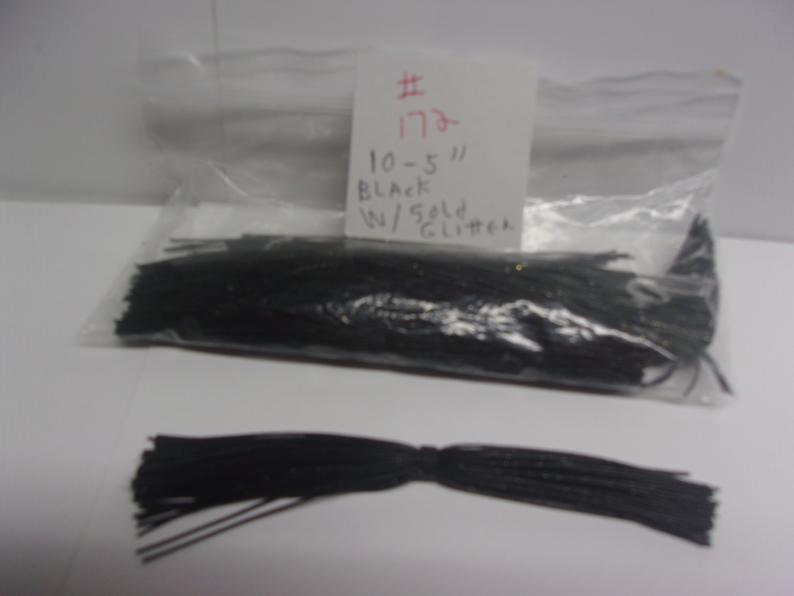 10 Silicone Round Rubber Skirts 5"40 Strands  Black W/Gold Glitter # 172