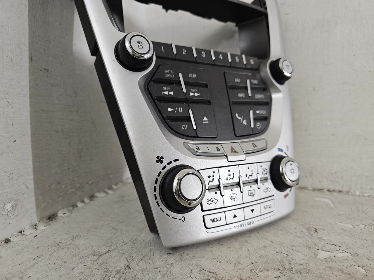 Audio Equipment Radio Control Panel AM-FM-XM-CD-MP3 Fits 10-11 EQUINOX 2435463