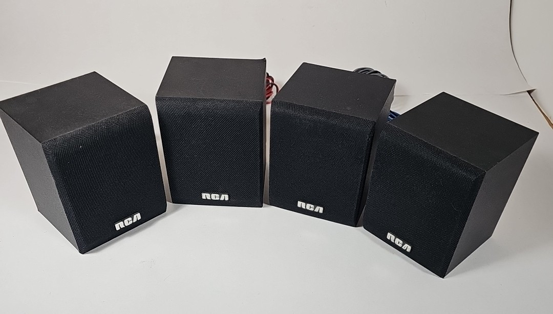 RCA RTD3133H Set of 4 Speakers with wiring Tested