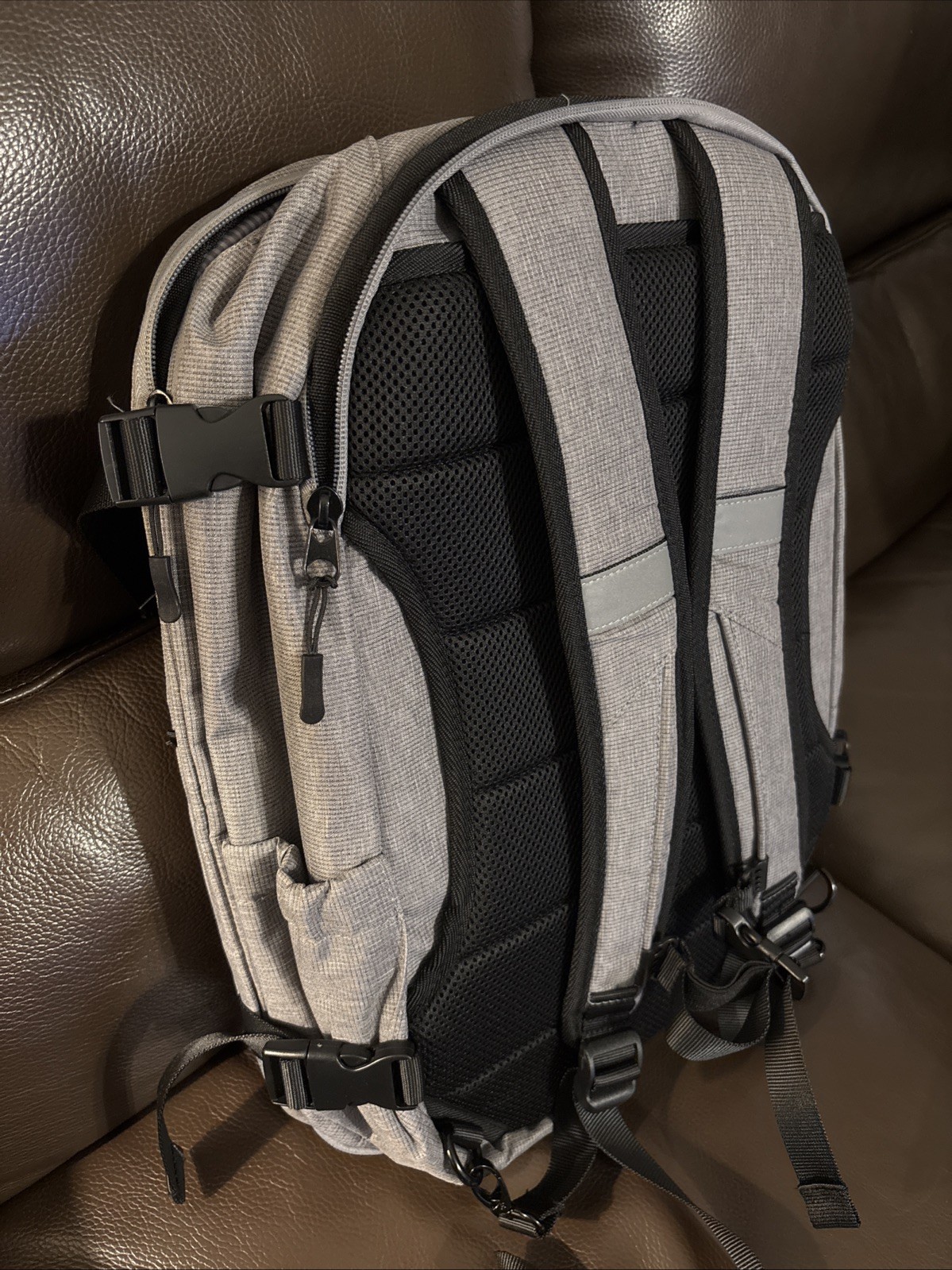 Member's Mark 30-Liter Adult Travel Backpack 18.25”x 12.2x 8.25” (new)