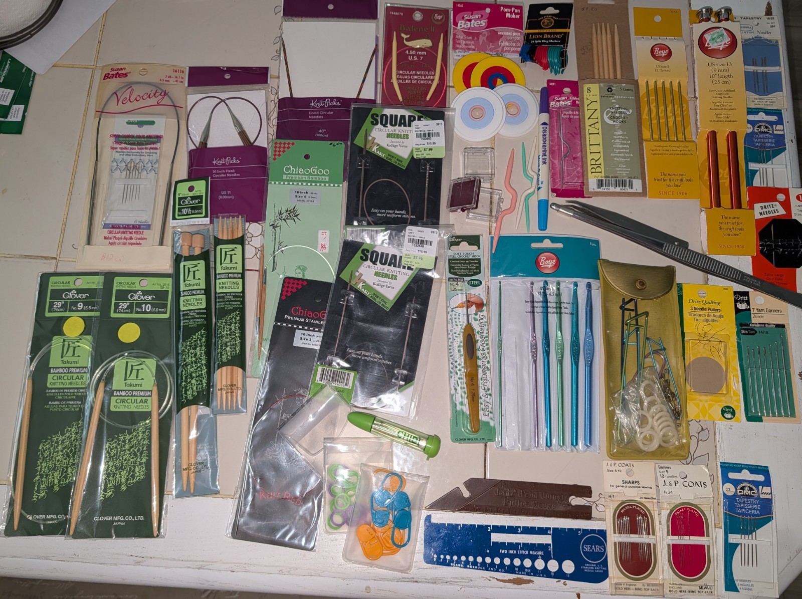 Lot Of Knitting & Crocheting Needles Vintage Boye Chiaogoo Clover & More