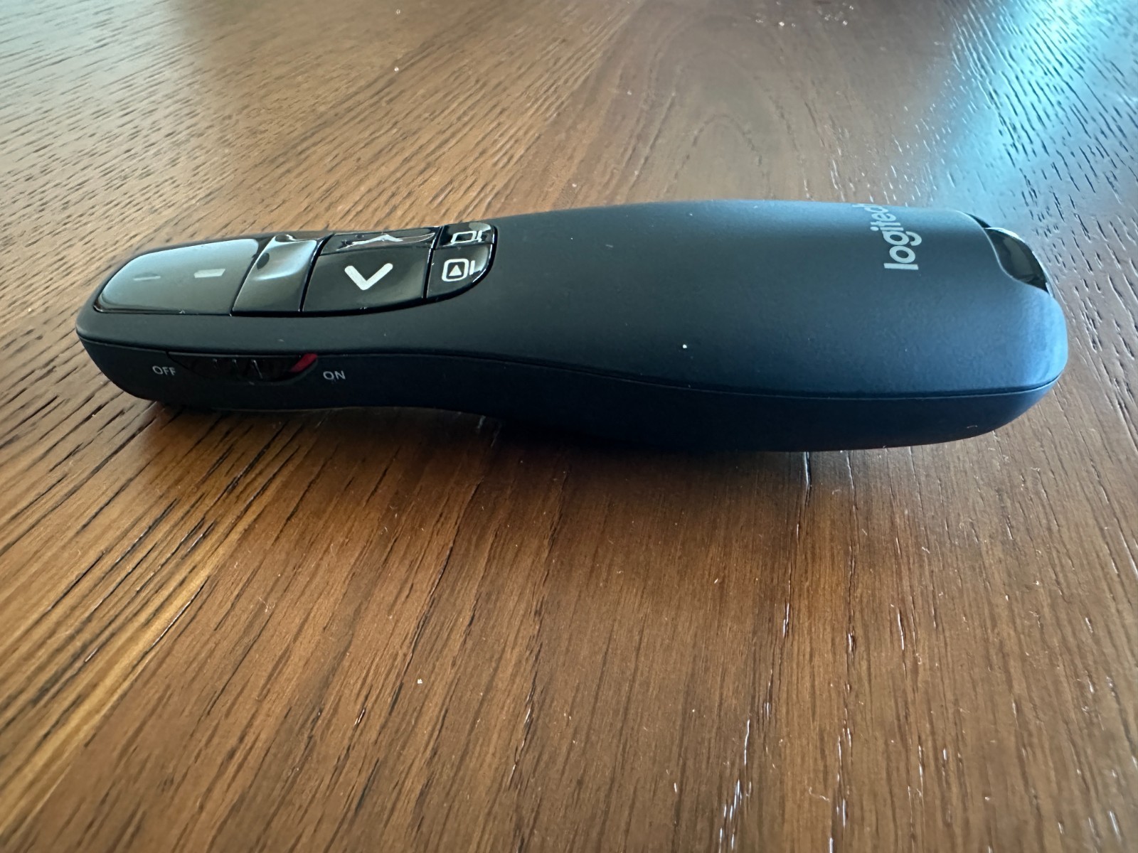 Logitech Wireless Presenter R400 USB A PowerPoint Clicker with Laser