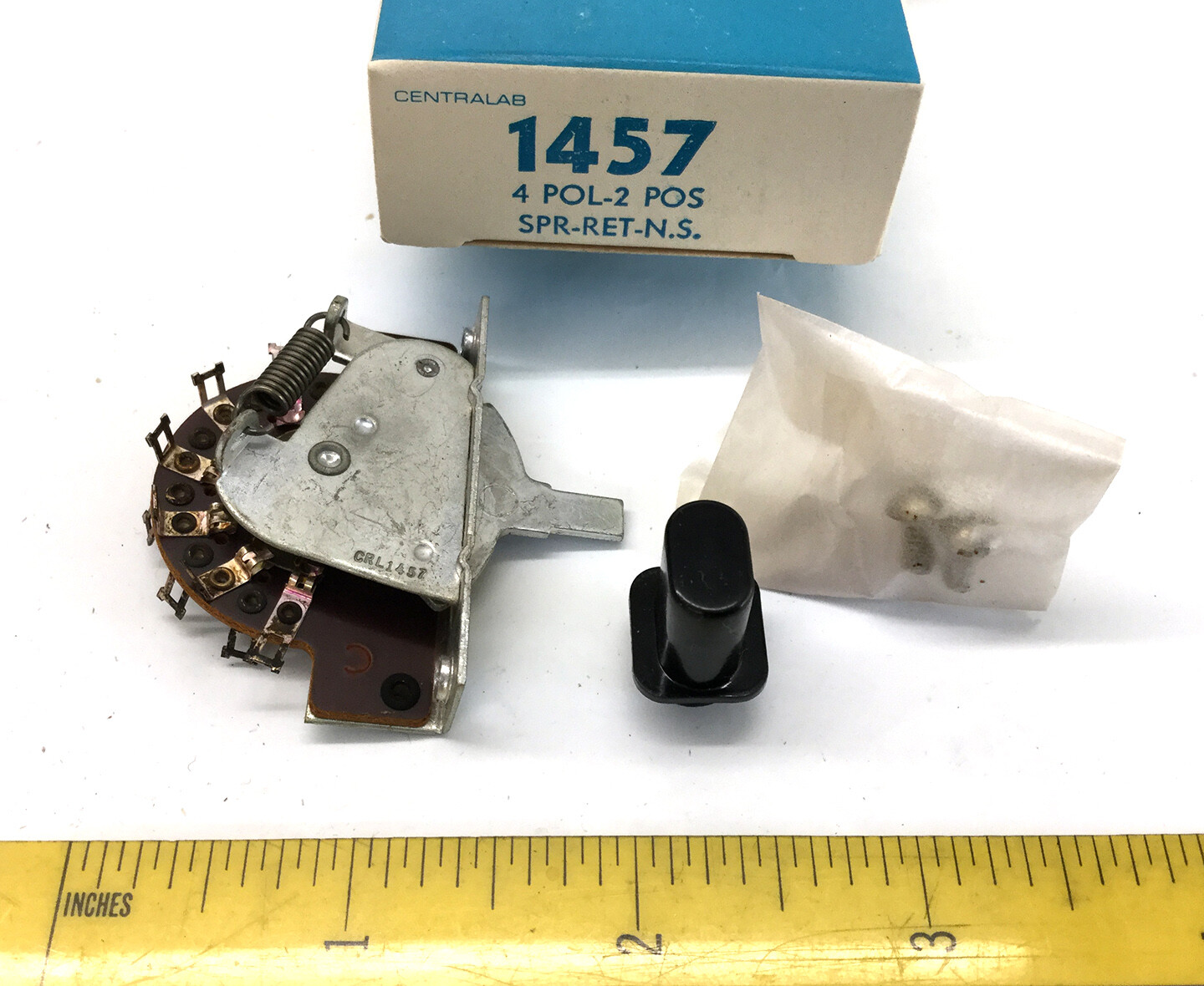 1 NOS/NIB Centralab 1457 — 4 pol/2 pos Spring Retention Switch
