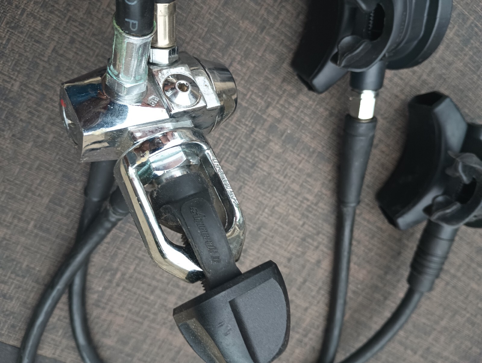 SeaQuest Scuba Regulator & octo /Oceanic Datamaster - Untested
