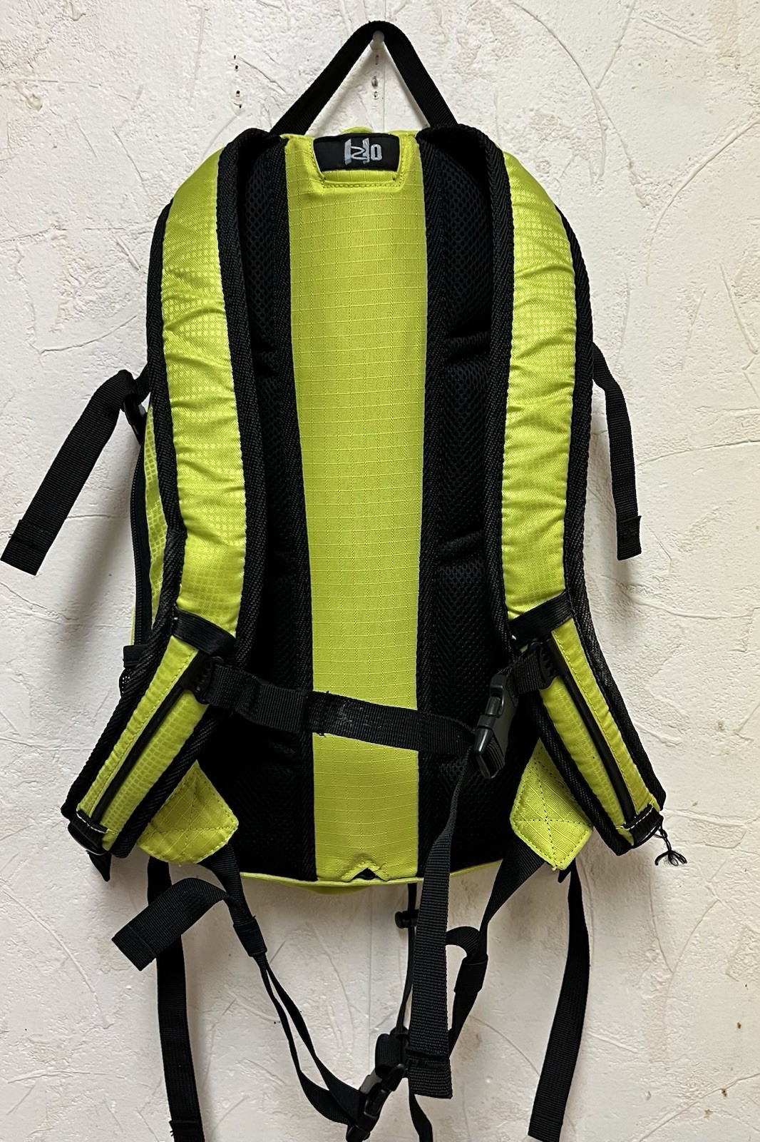 QUEST Hydration Backpack in neon Green and Black - No bladder!