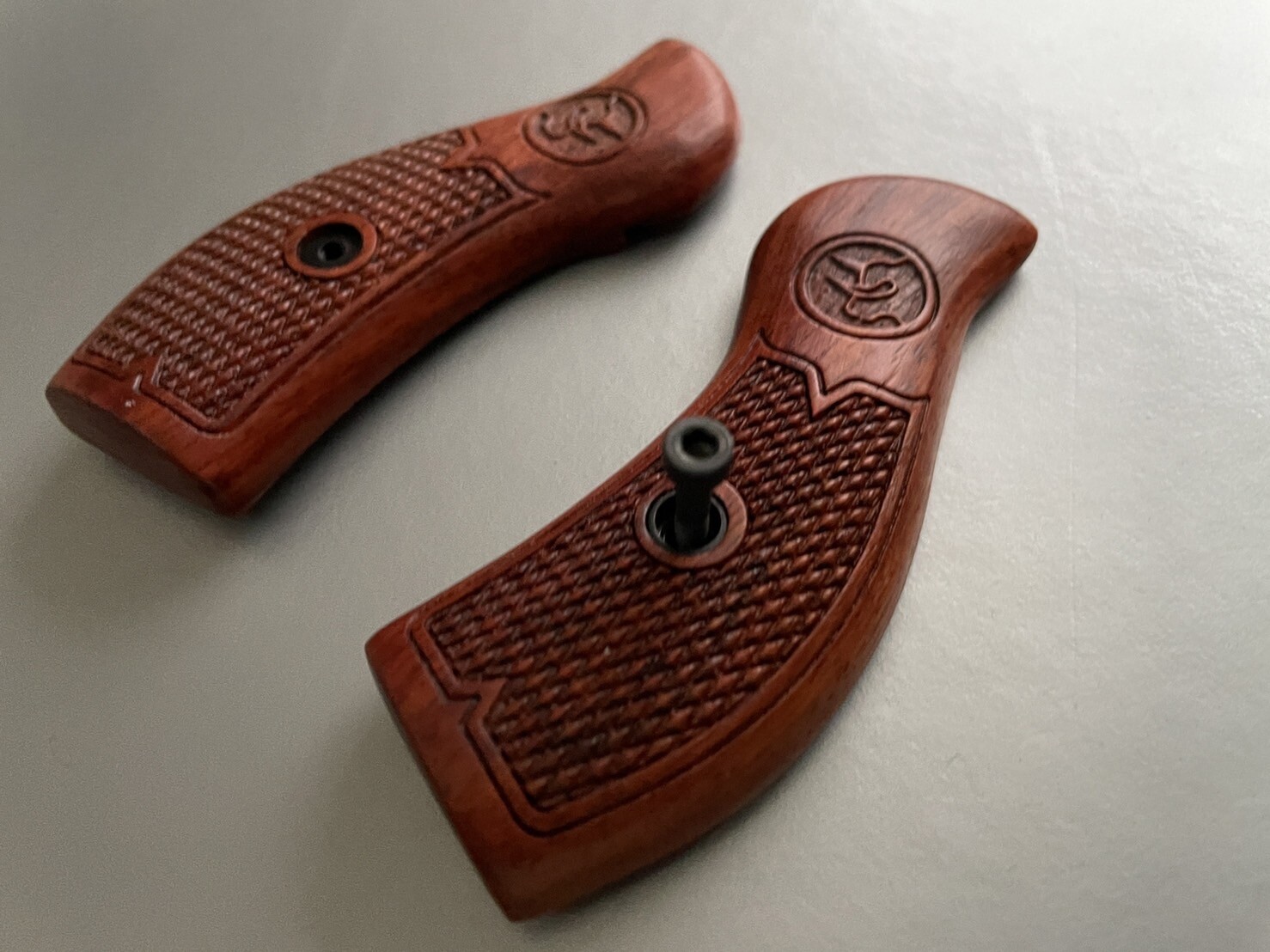 Cool Hardwood Grip for Taurus Small Fame M85 605 850 856 905 941.38 Special
