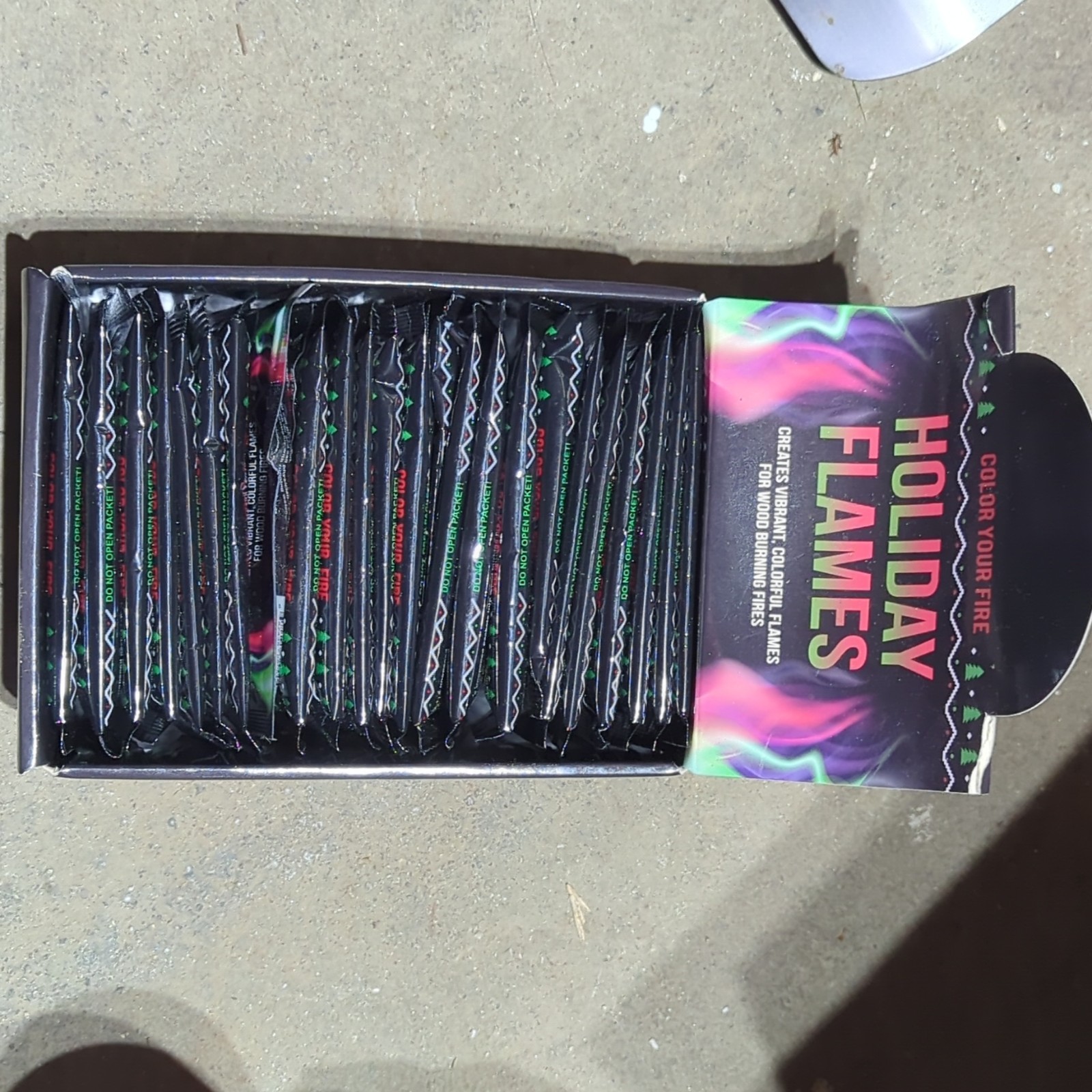 Chromo Flame Jumbo Fire Color Changing Packets 40 Pack Camping