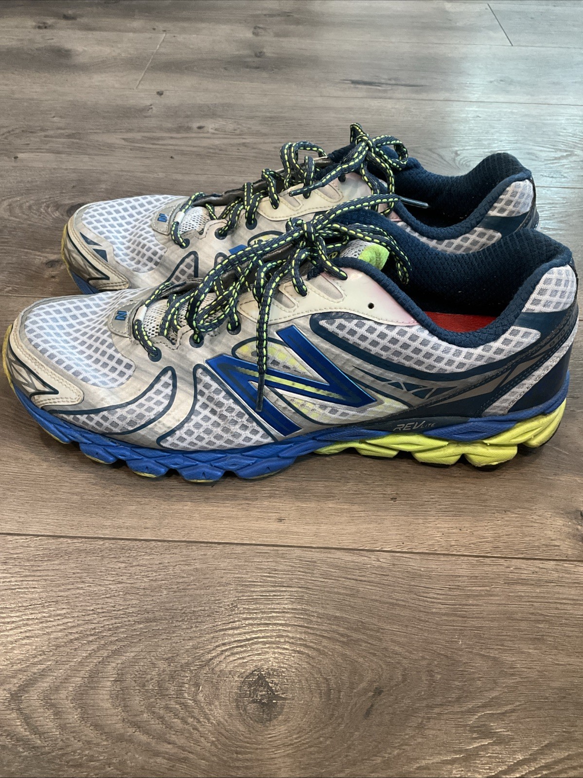 New Balance 870v3 Running Shoes Size 11.5 Gray Blue Neon