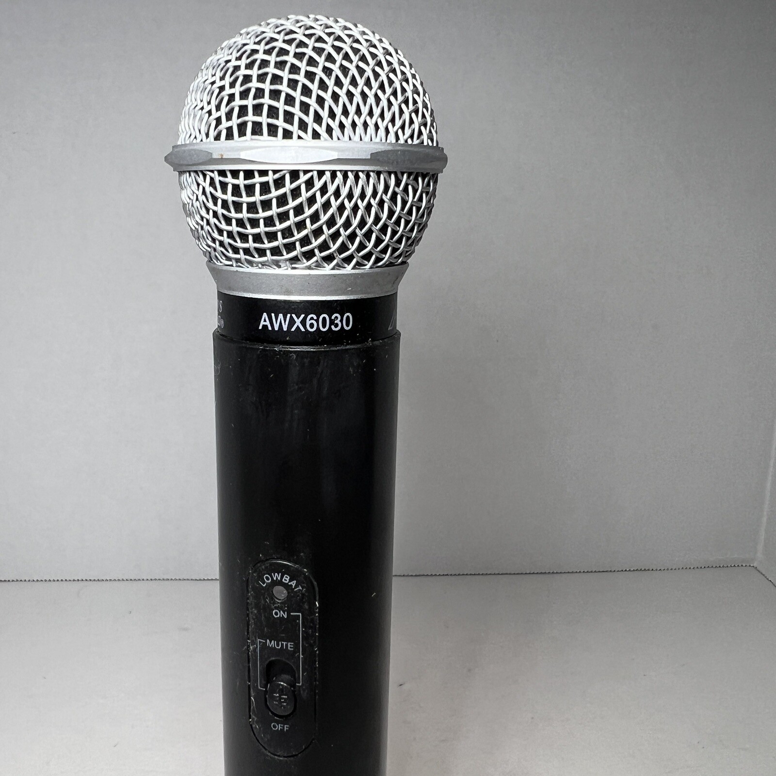 Audio2000’s Wireless Microphone and Lavalier Microphone Preowned Working