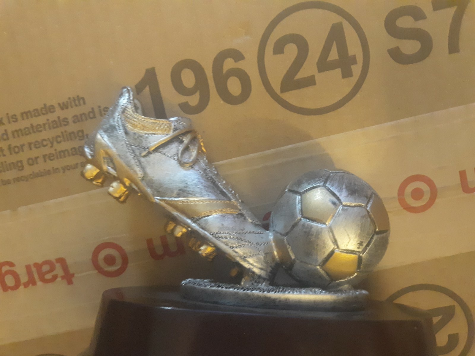 MEDIUM CLEAT AND BALL SOCCER TROPHY