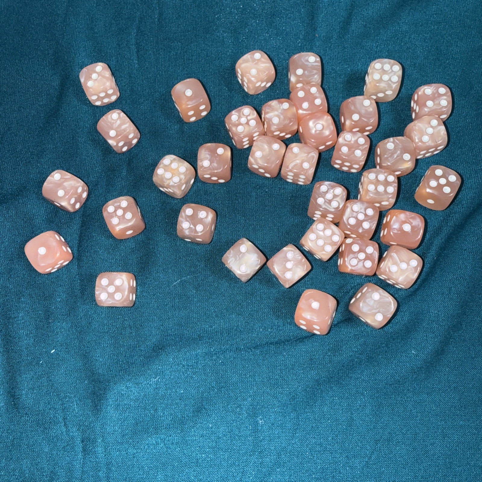 Dice D6 Set Of 36 Swirled Dice 12mm Pearlescent Peach W/White Pips 40K D&D