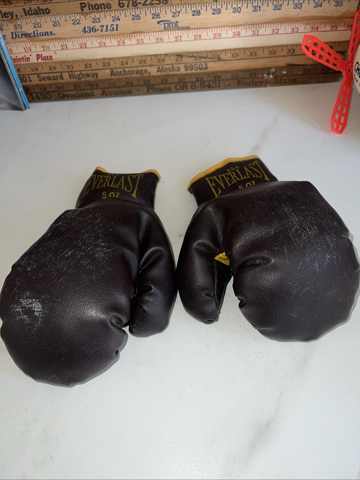Vintage Everlast Boxing Gloves 70s Youth 5oz Brown