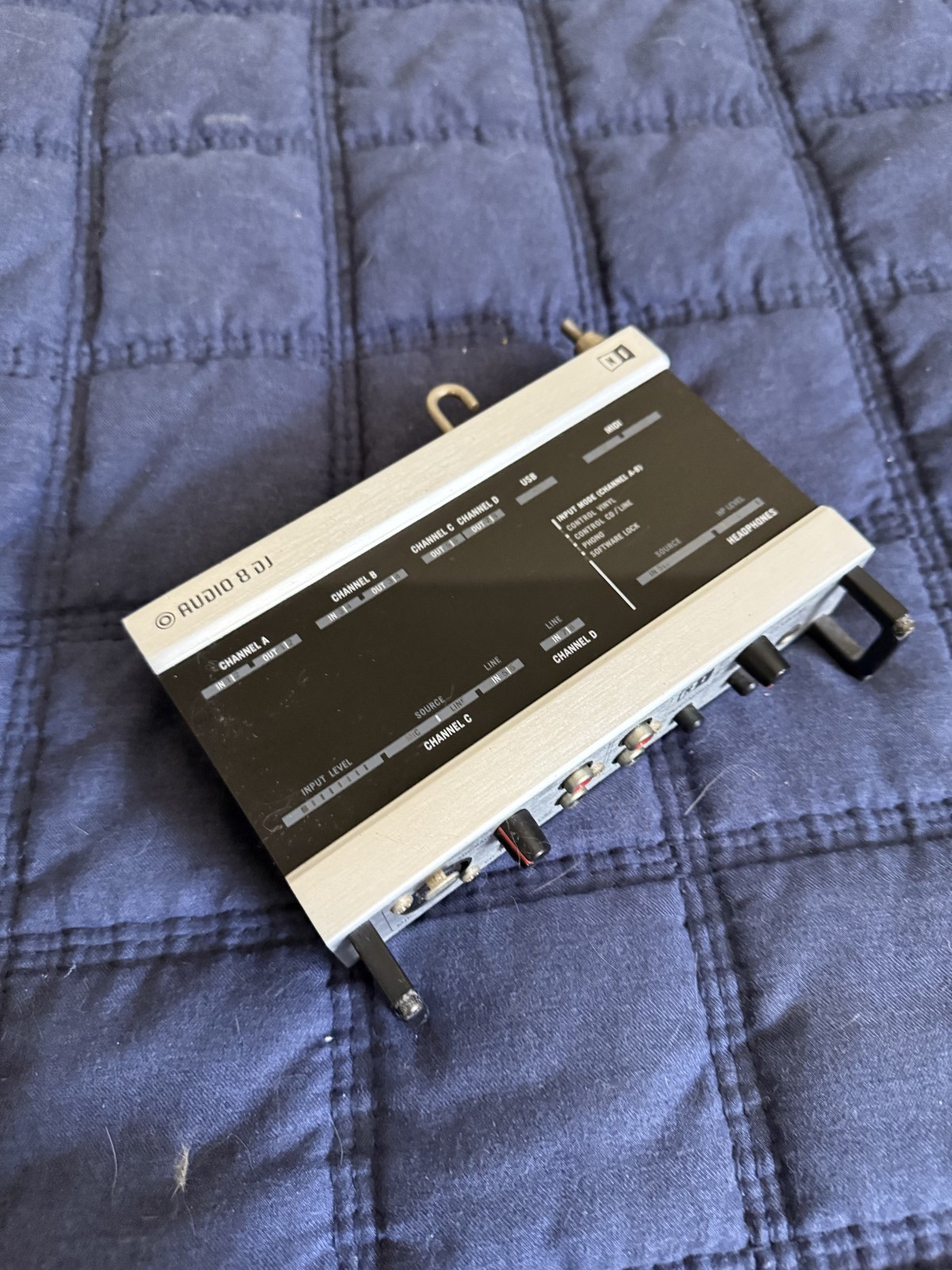 Native Instruments Audio 8 DJ - 4x4 USB Audio Interface Soundcard Traktor