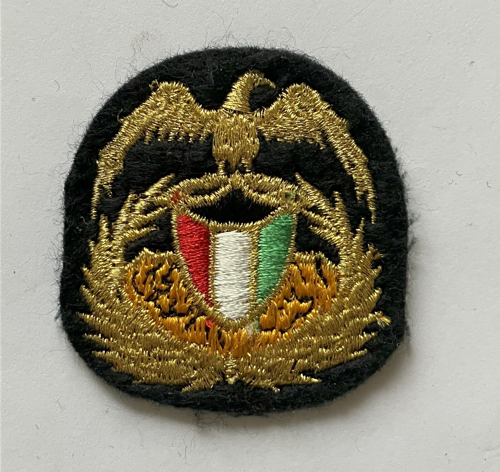 Kuwait National Guard Officer's beret badge, metallic thread