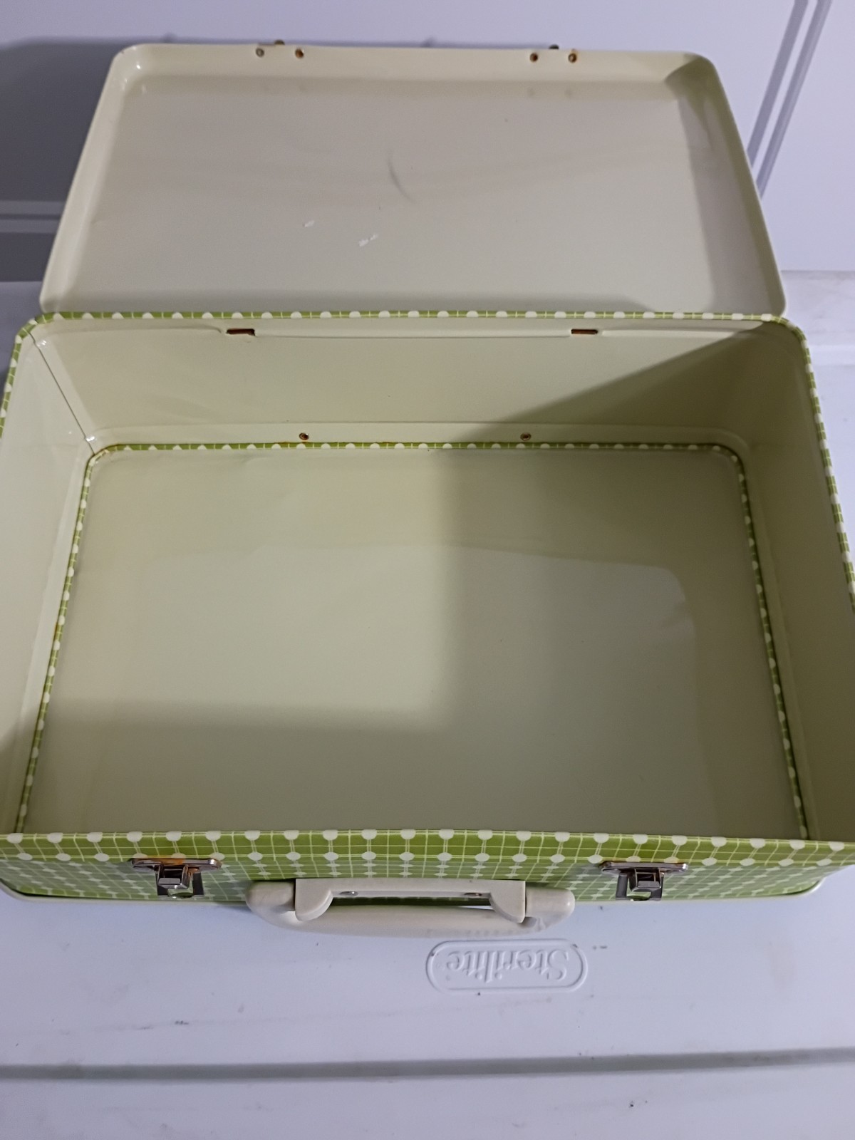 Moda Vintage Tin Alphabet Lunchbox