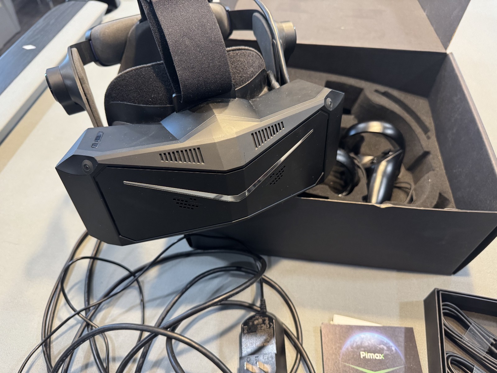 Pimax Crystal Light VR Headset with Controllers 8K QLED