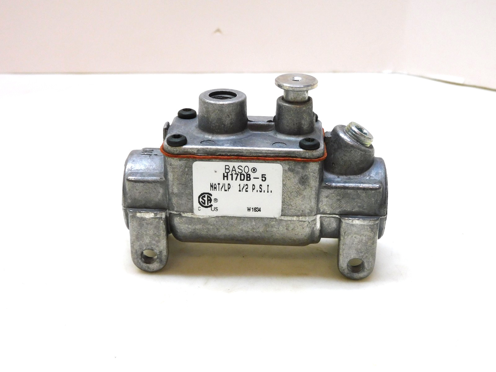 Baso H17DB-5 Automatic Pilot Valve 1/2" npt 1/2psi