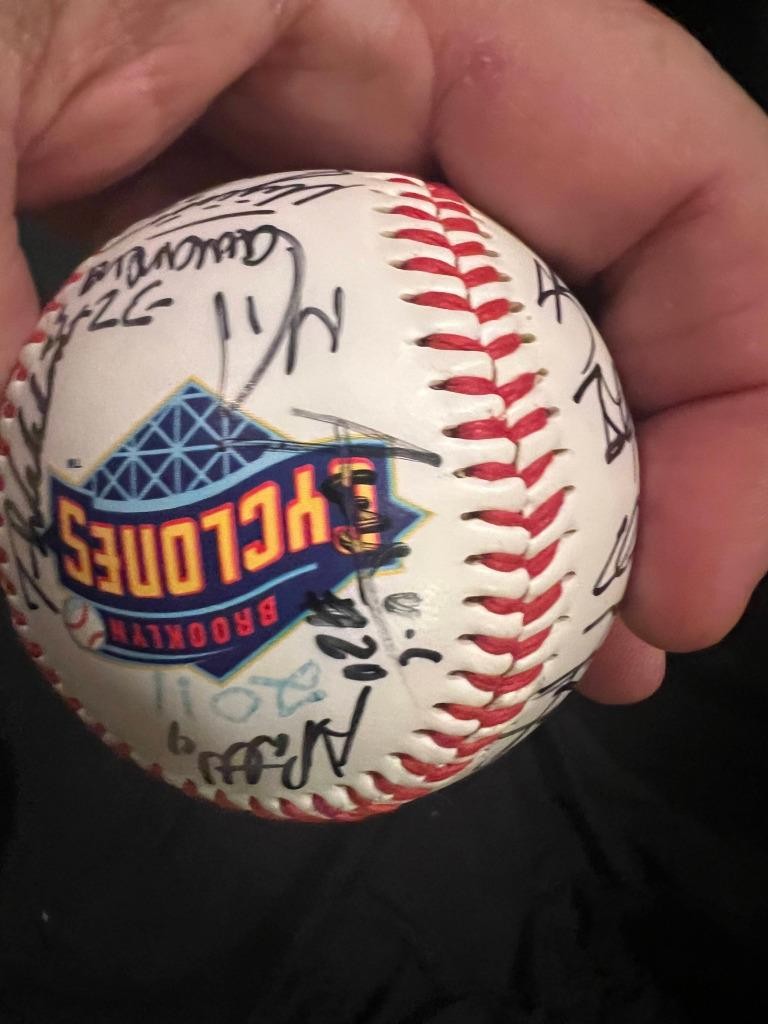 Original Authentic Player Signature Signed Team Brooklyn Cyclones Baseball 2011