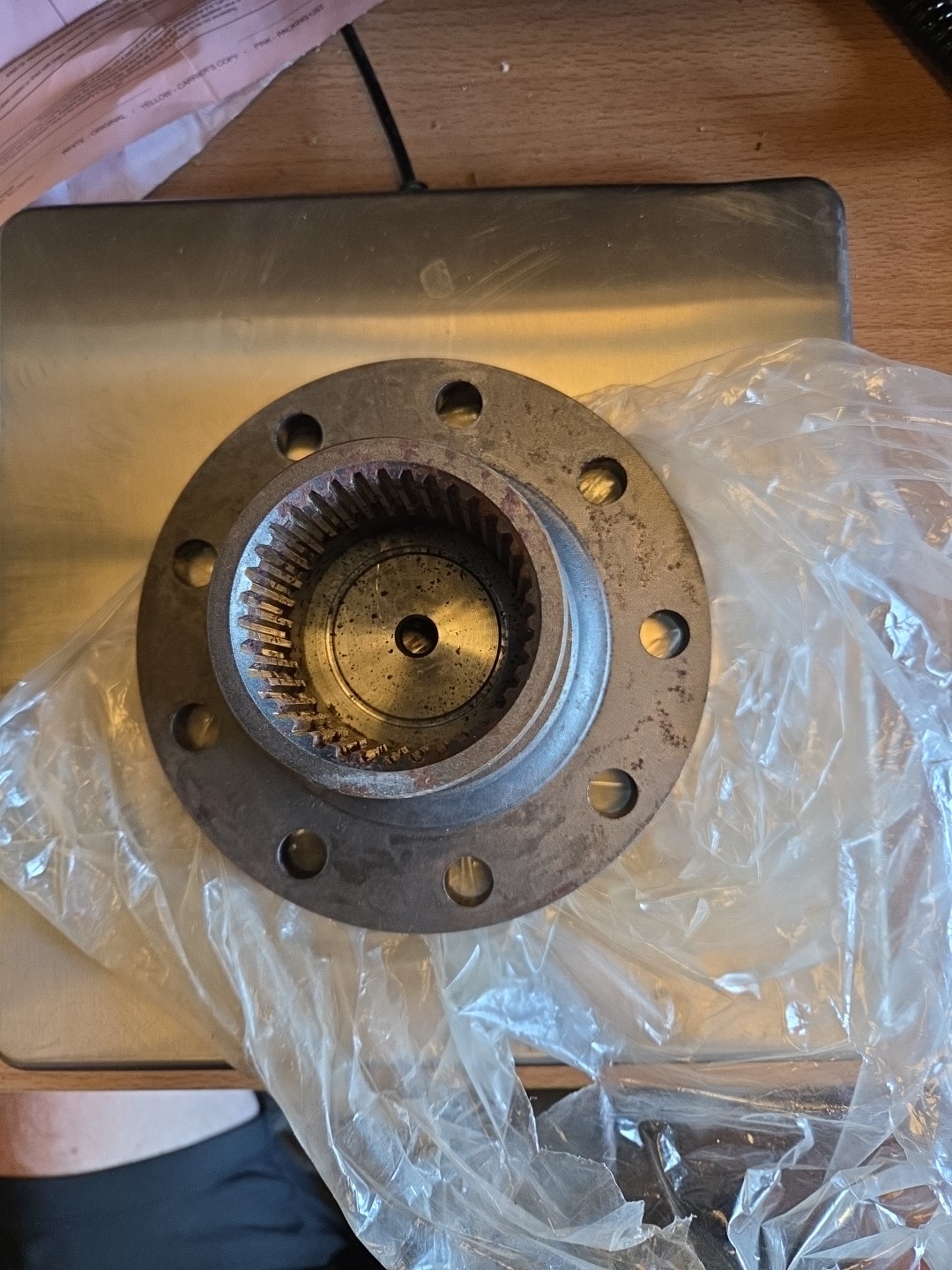 RE237390/ NEW / GENUINE / JOHN DEERE / Transmission Input Hub with Breather